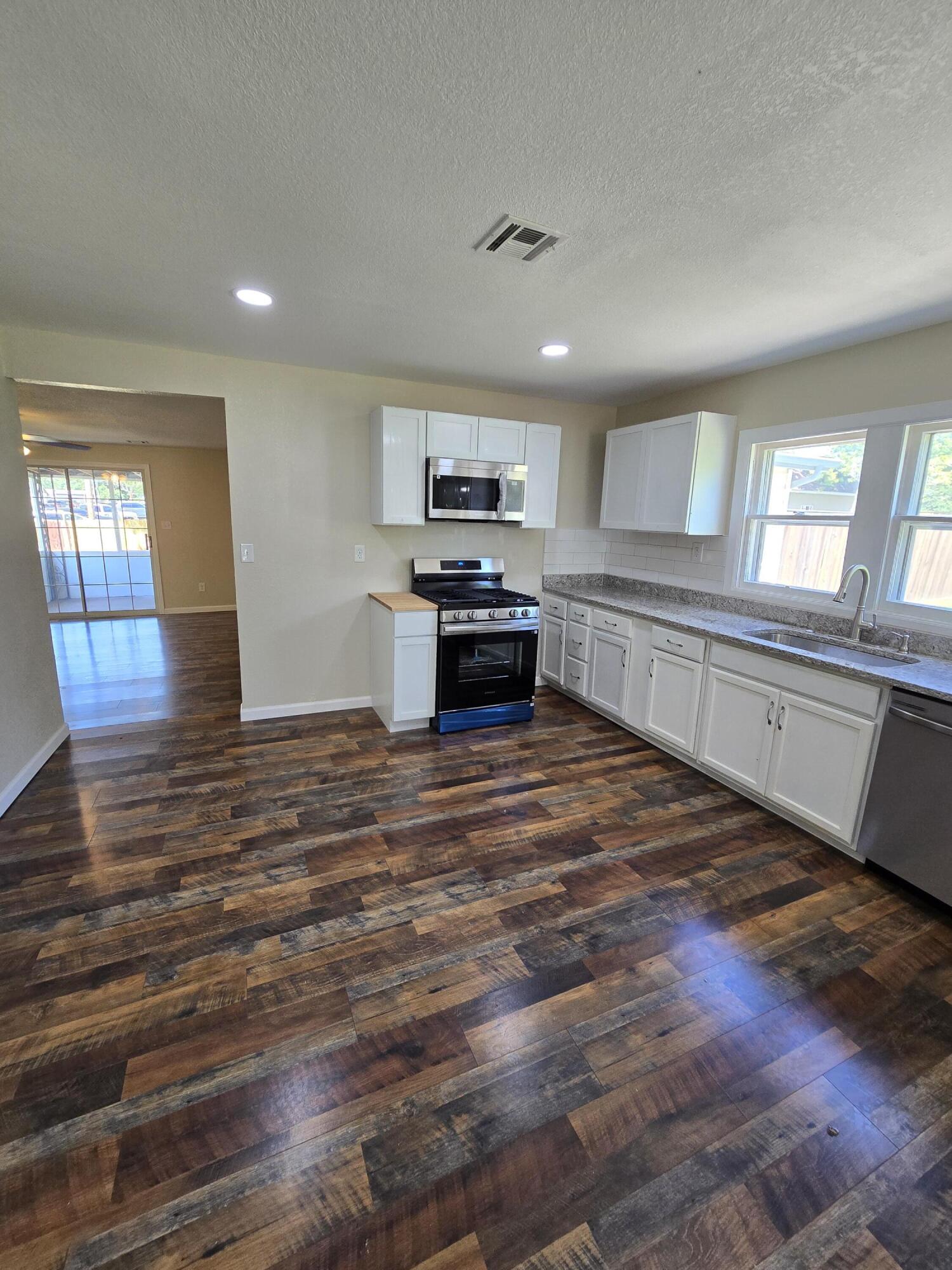 1008 3rd Street Property Photo 3