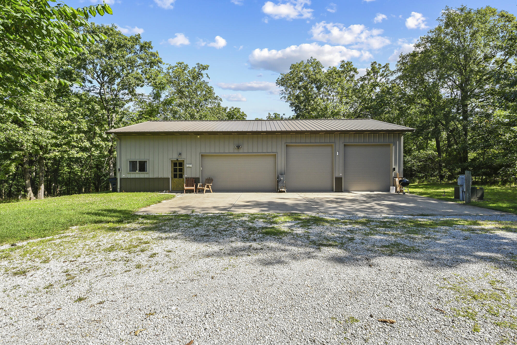 5253 East Farm Road 52 Property Photo 1