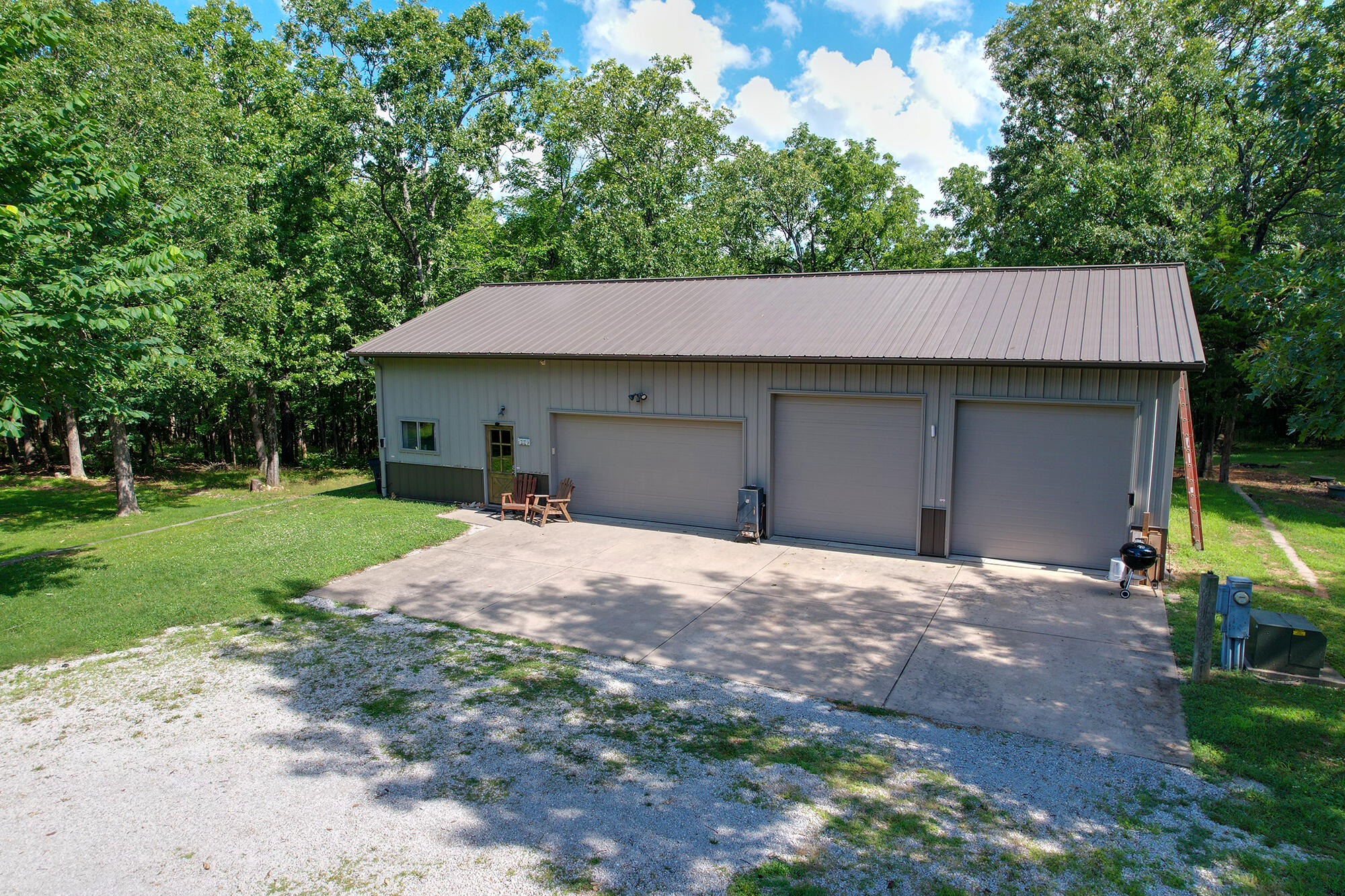 5253 East Farm Road 52 Property Photo 2