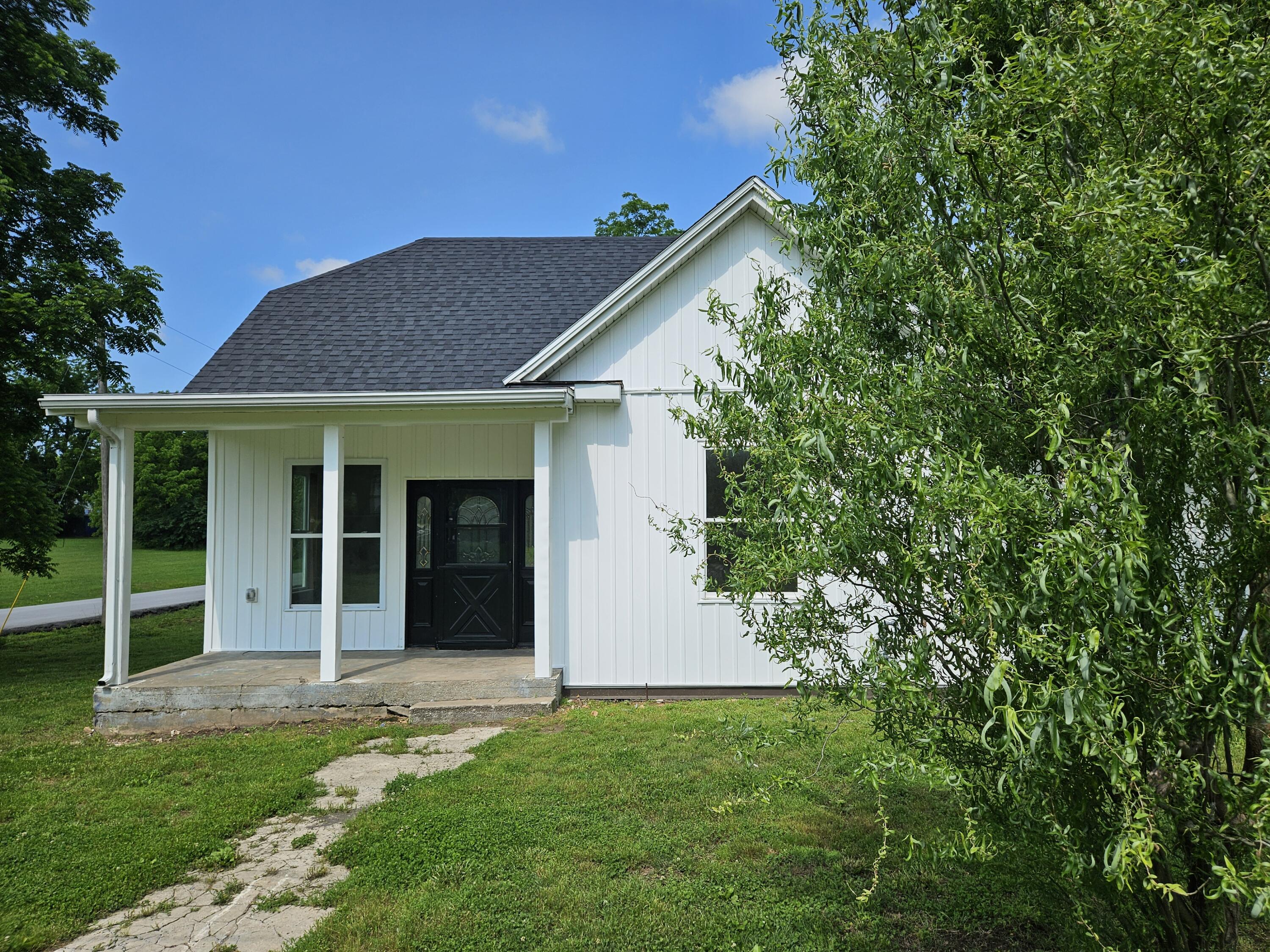 201 North College Avenue Property Photo 2