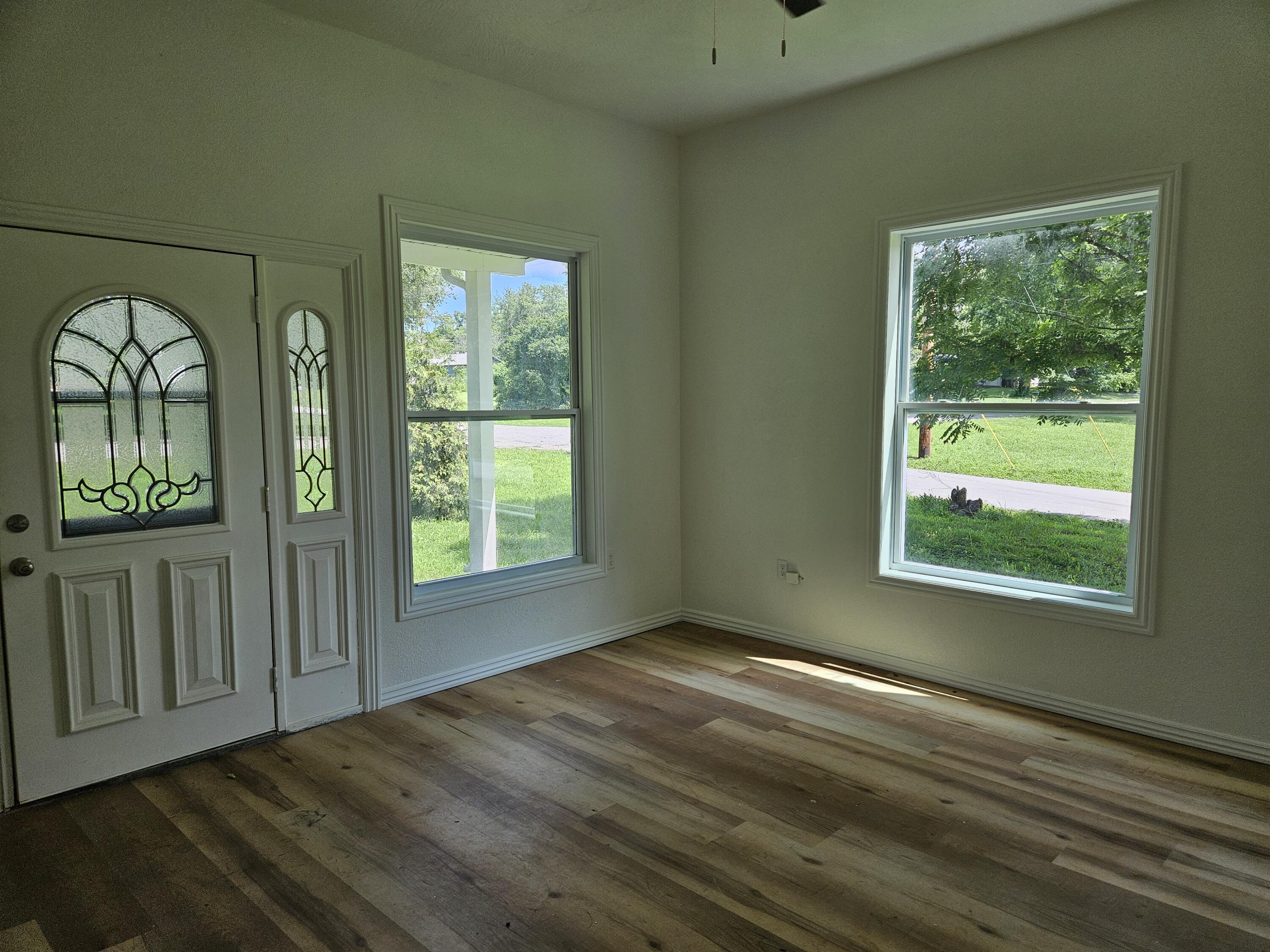 201 North College Avenue Property Photo 3