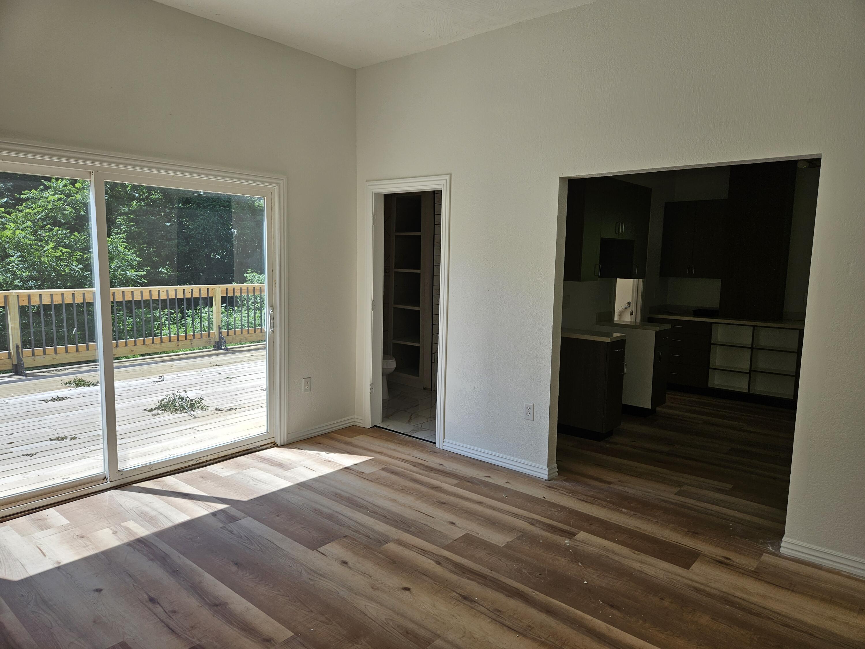 201 North College Avenue Property Photo 10