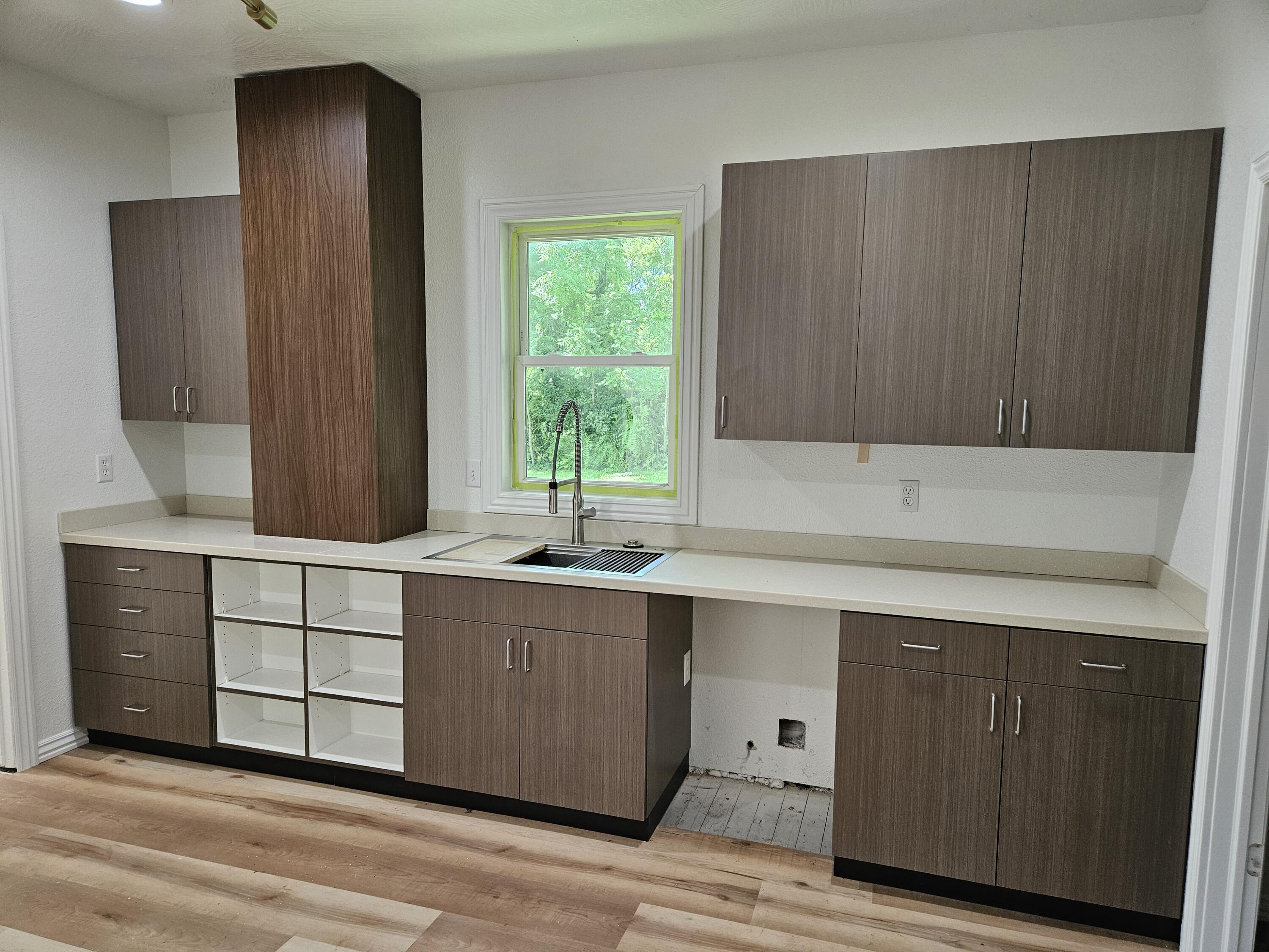 201 North College Avenue Property Photo 13