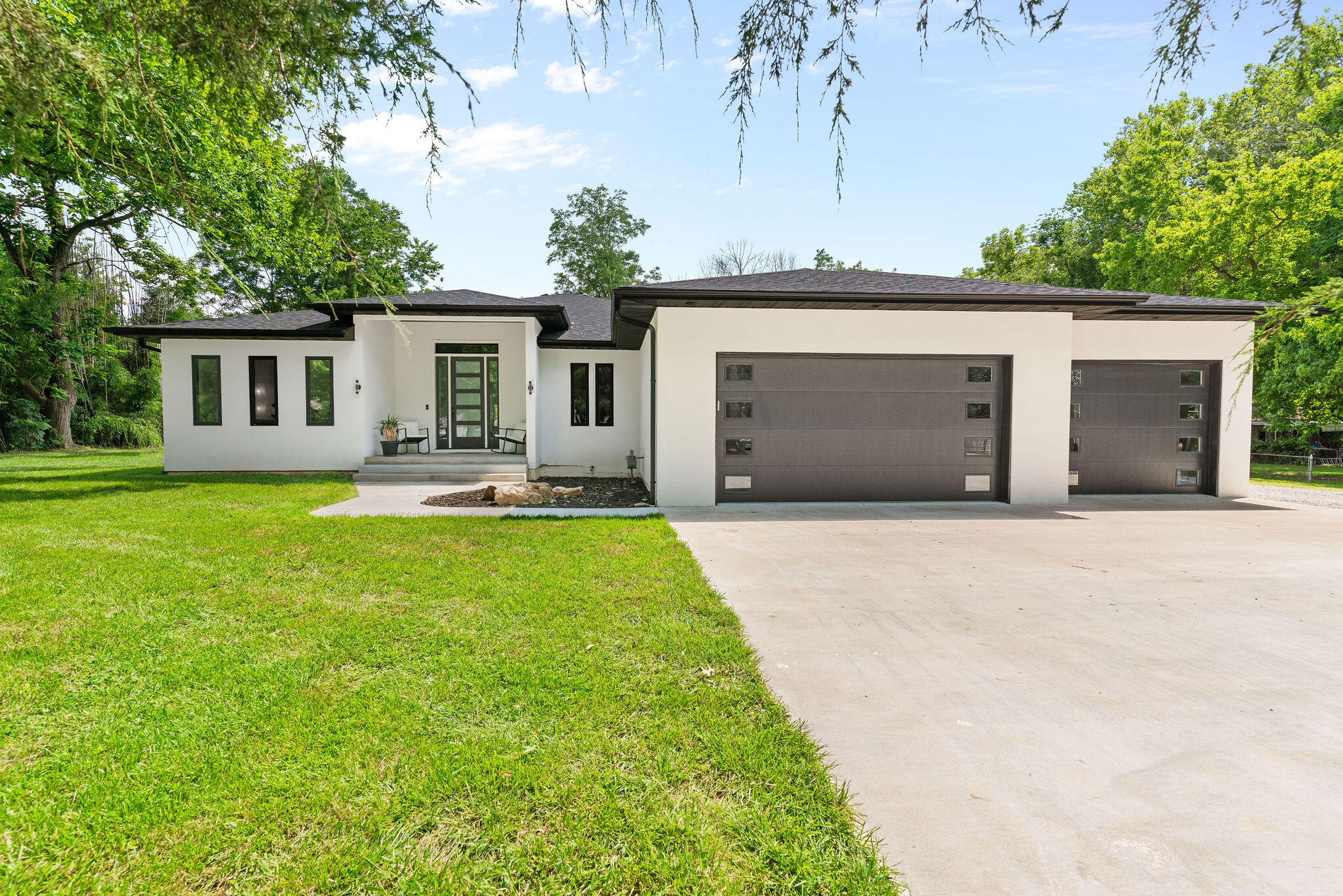 2538 East Farm Rd 188 Property Photo 1
