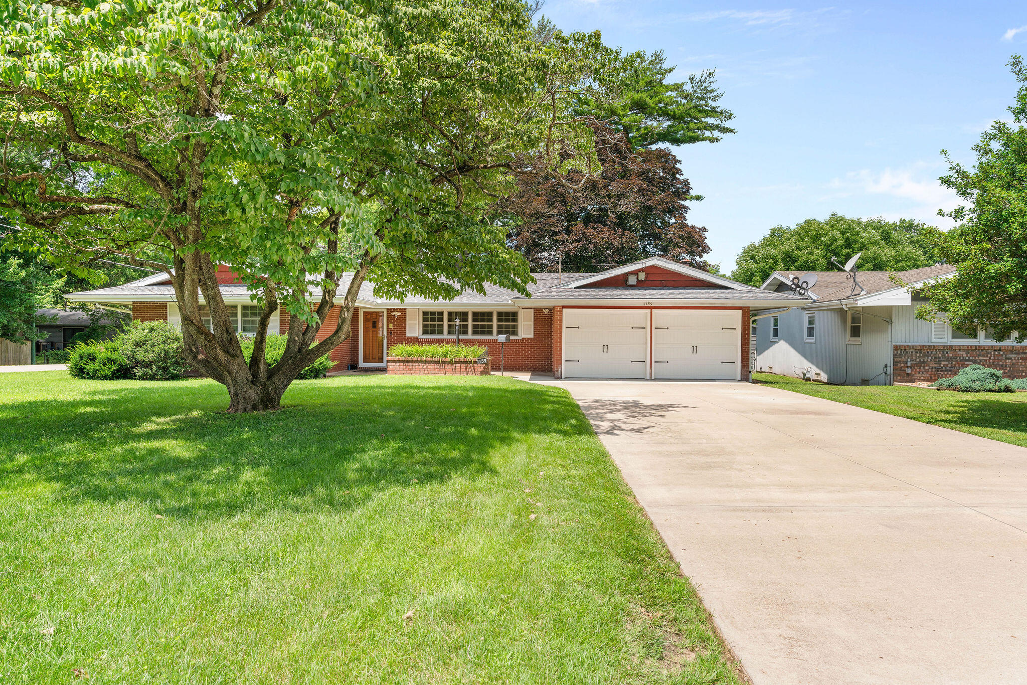 1159 South Belcrest Avenue Property Photo 3
