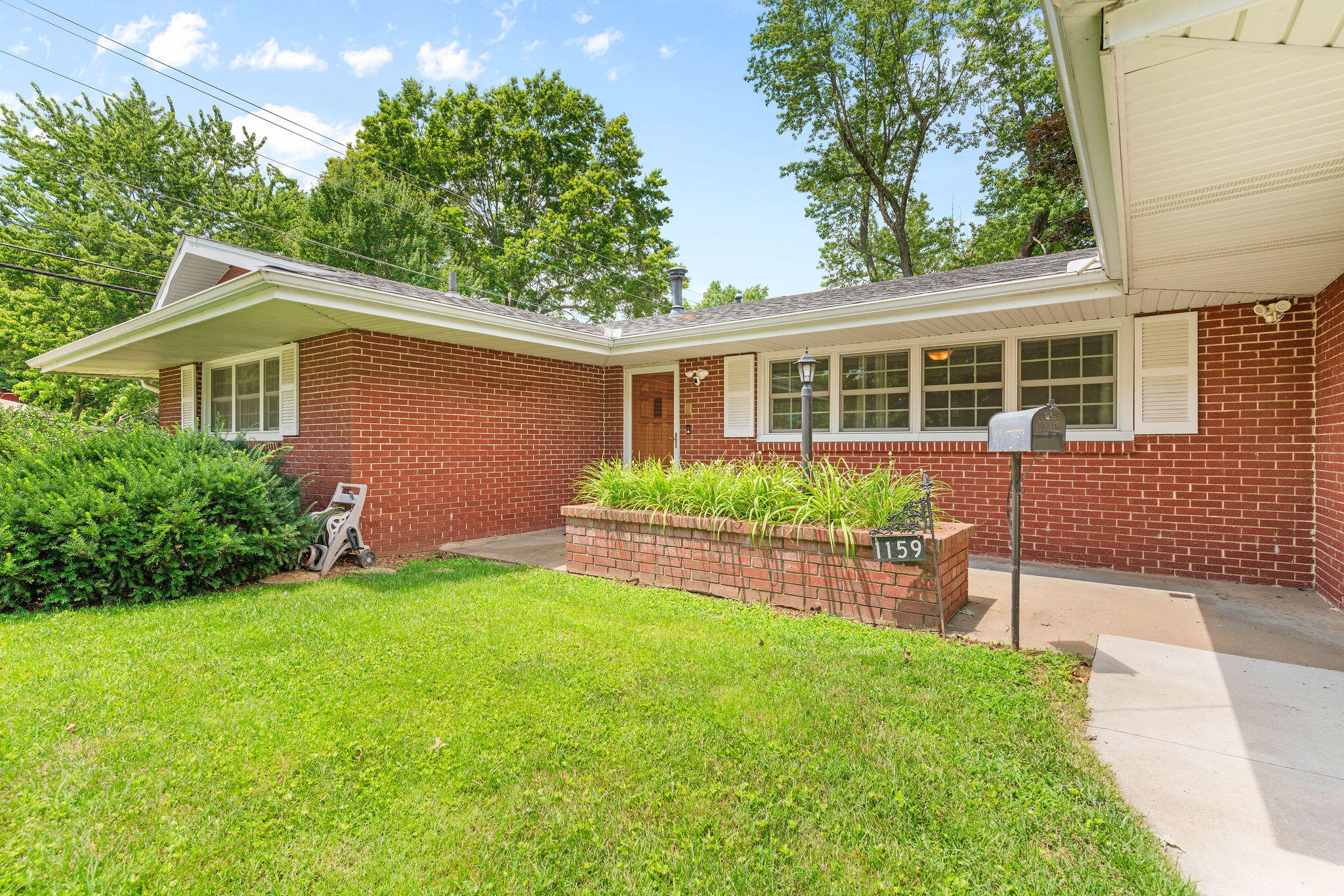 1159 South Belcrest Avenue Property Photo 5