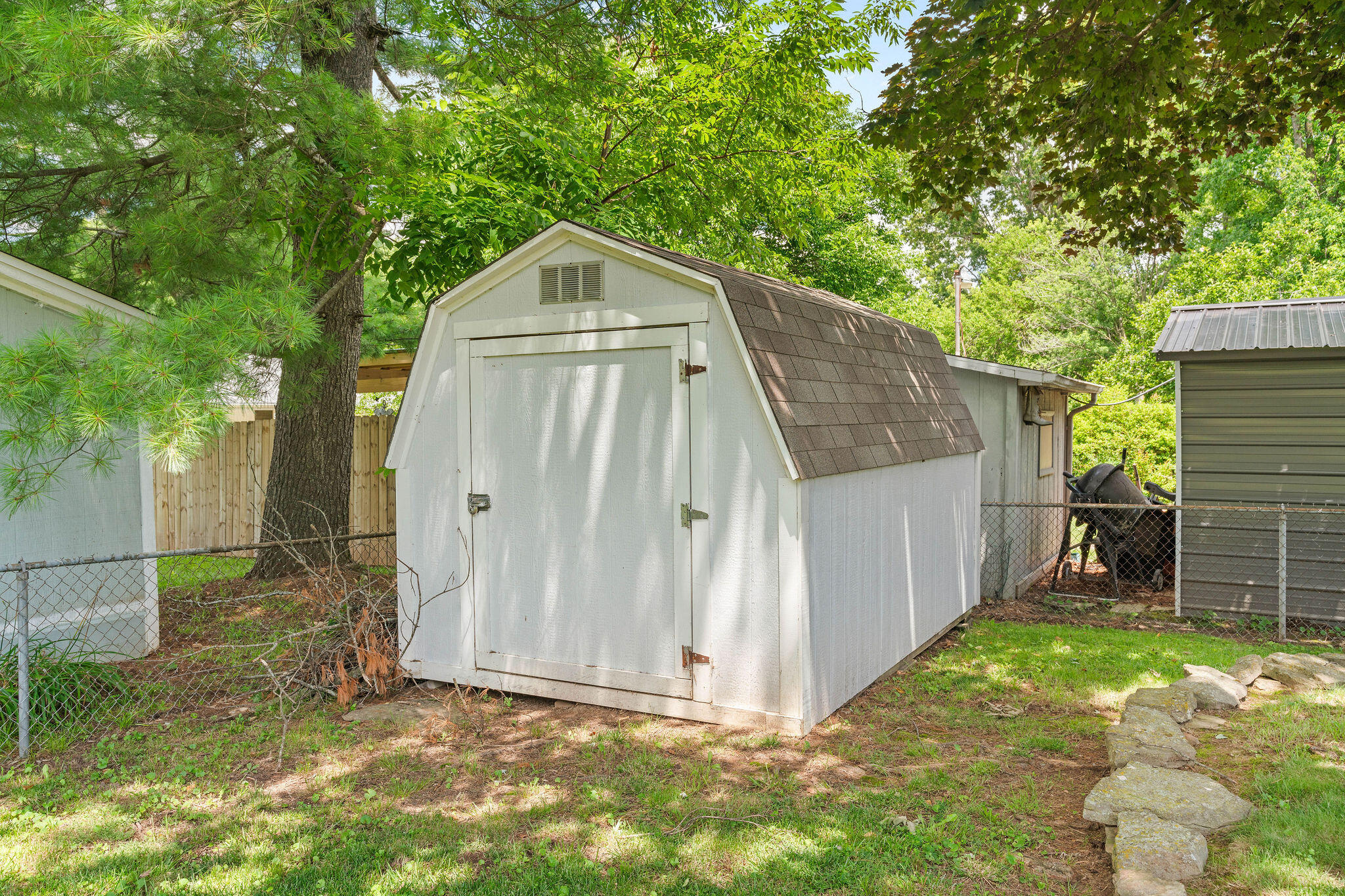 1159 South Belcrest Avenue Property Photo 27