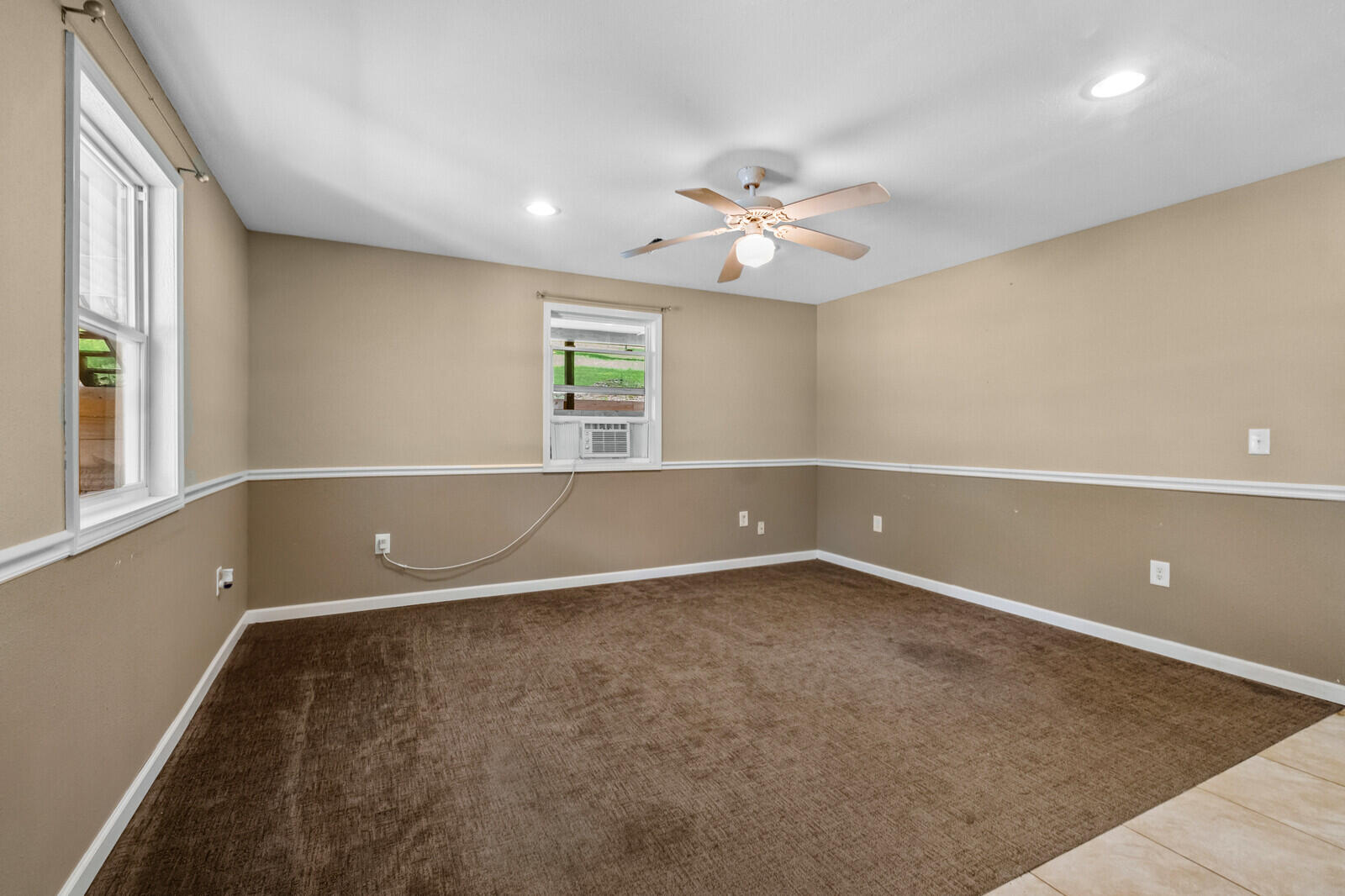 587 Pine Tree Drive Property Photo 10