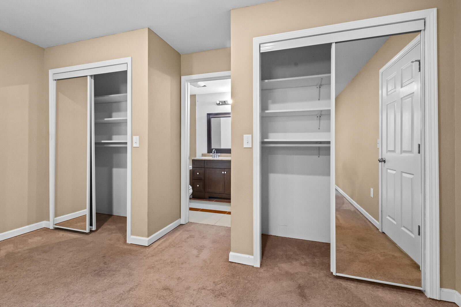 587 Pine Tree Drive Property Photo 14