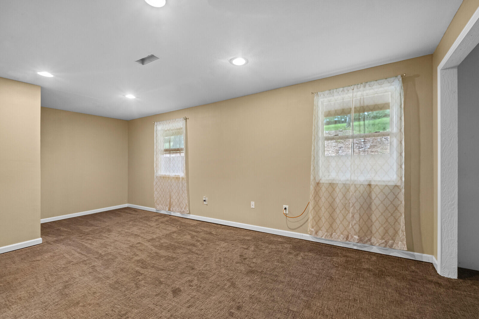 587 Pine Tree Drive Property Photo 17