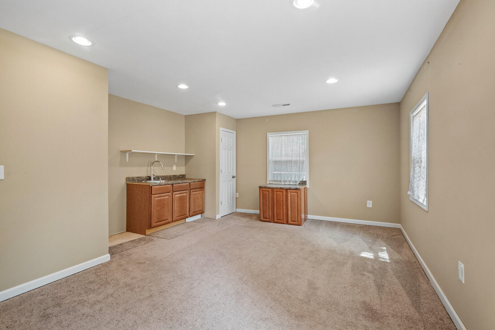 587 Pine Tree Drive Property Photo 21