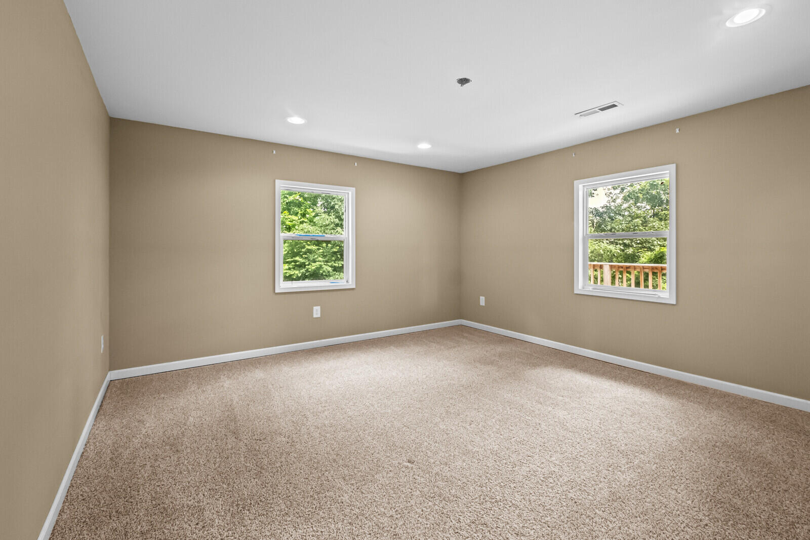 587 Pine Tree Drive Property Photo 22