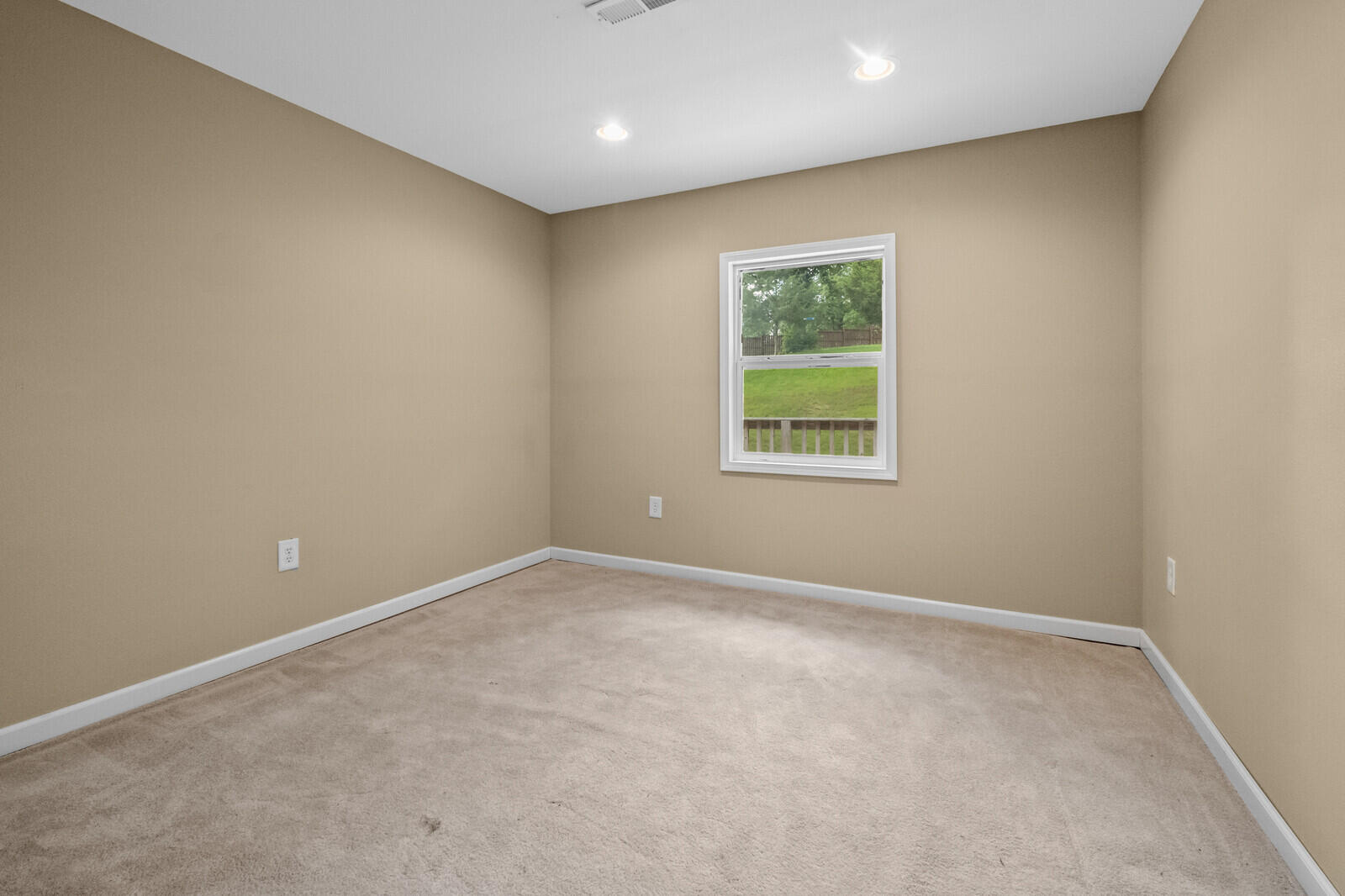 587 Pine Tree Drive Property Photo 23