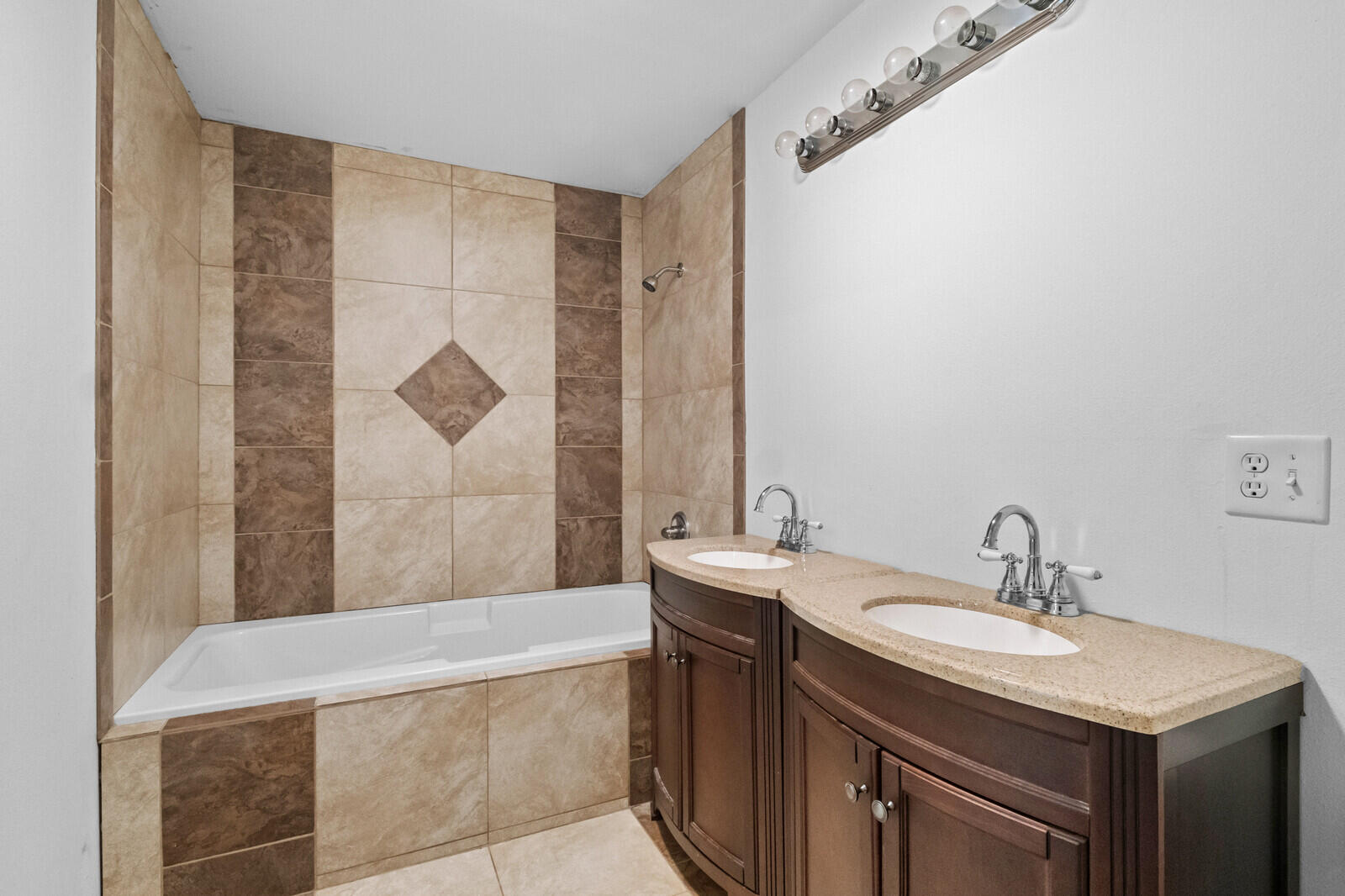 587 Pine Tree Drive Property Photo 24
