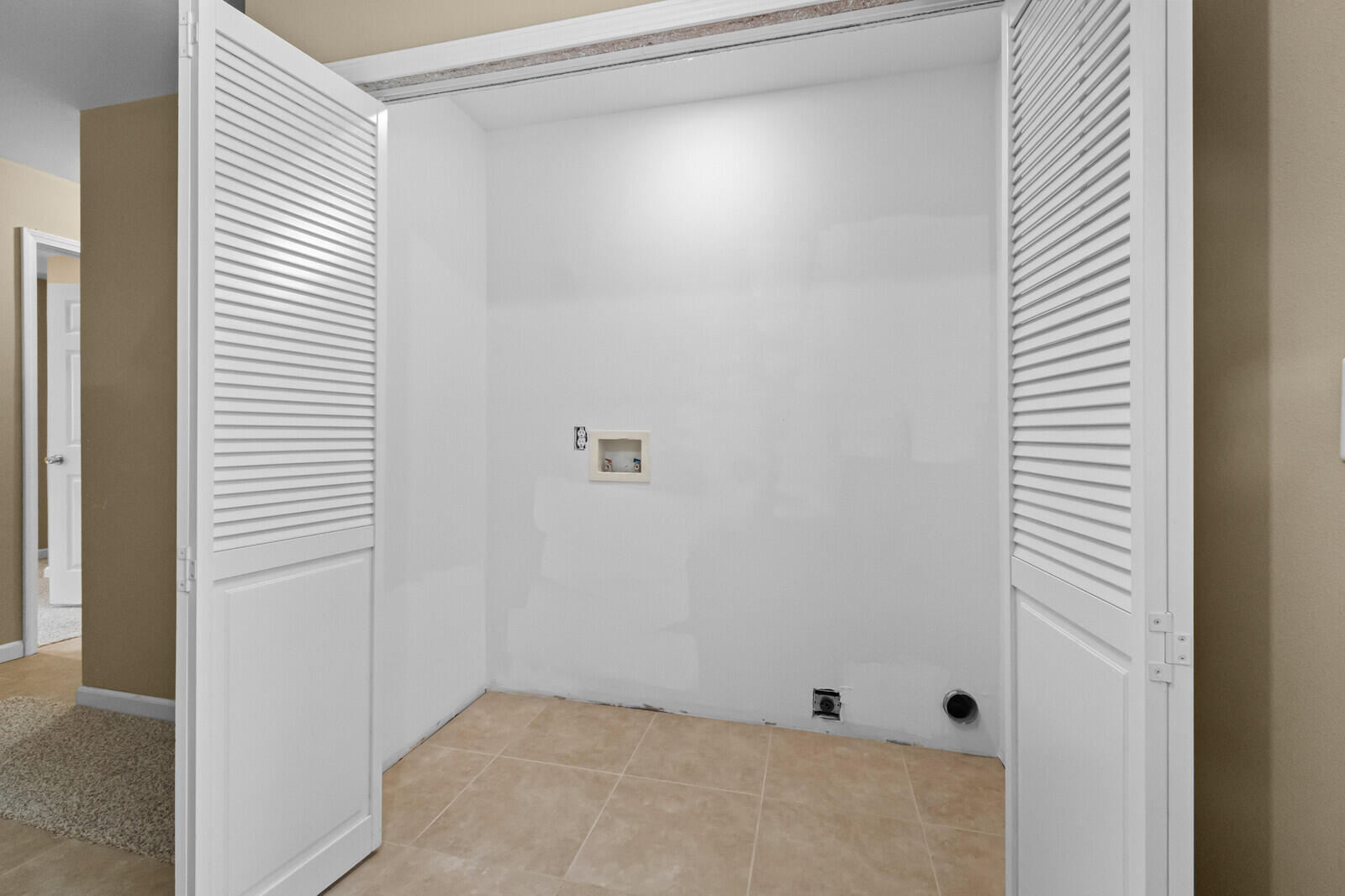 587 Pine Tree Drive Property Photo 26