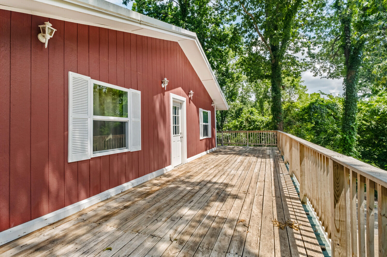 587 Pine Tree Drive Property Photo 28