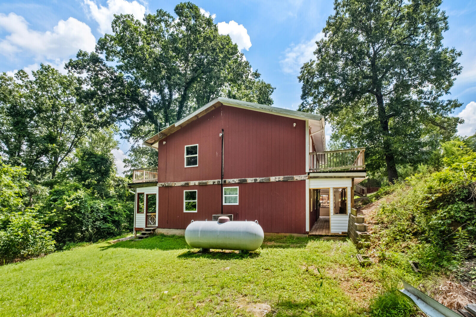 587 Pine Tree Drive Property Photo 31