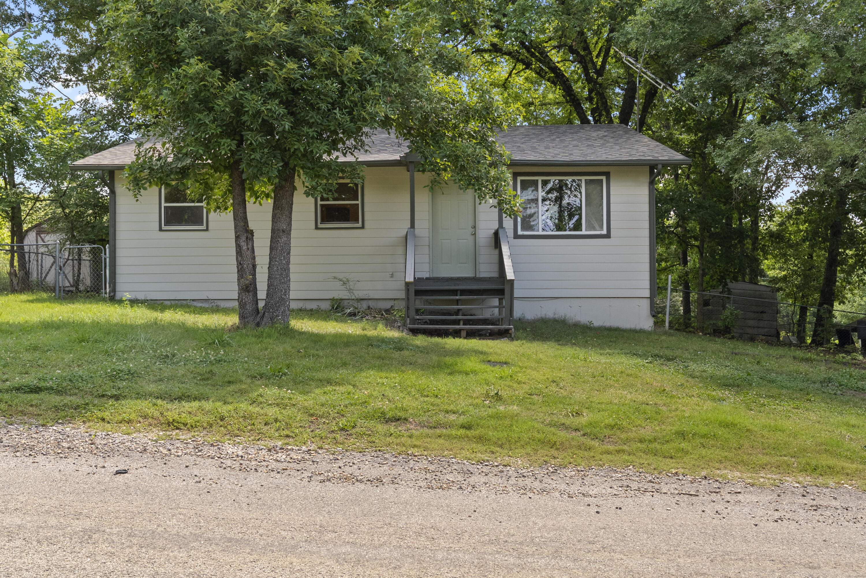 244 Sioux Lane Property Photo 1