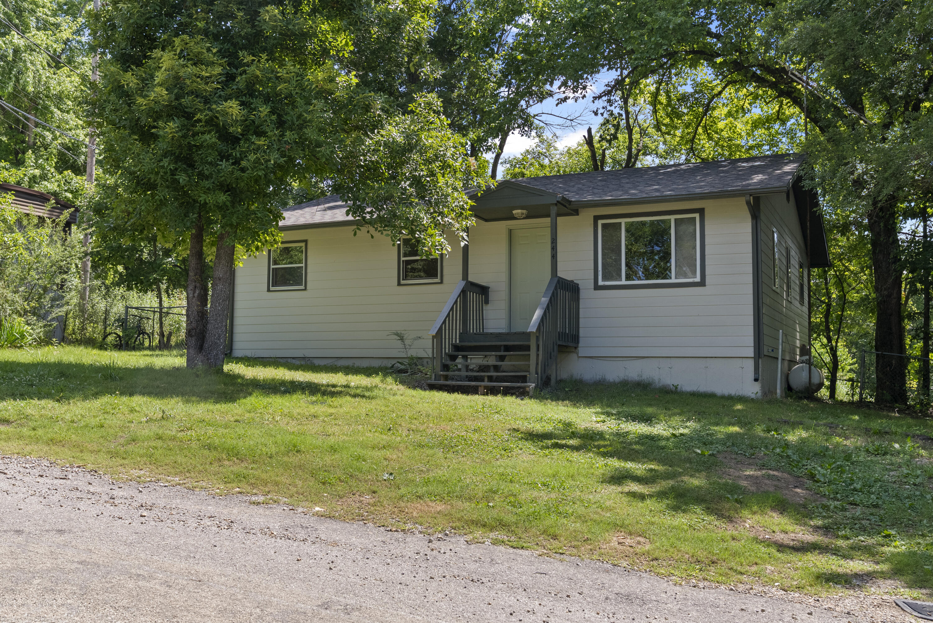 244 Sioux Lane Property Photo 2