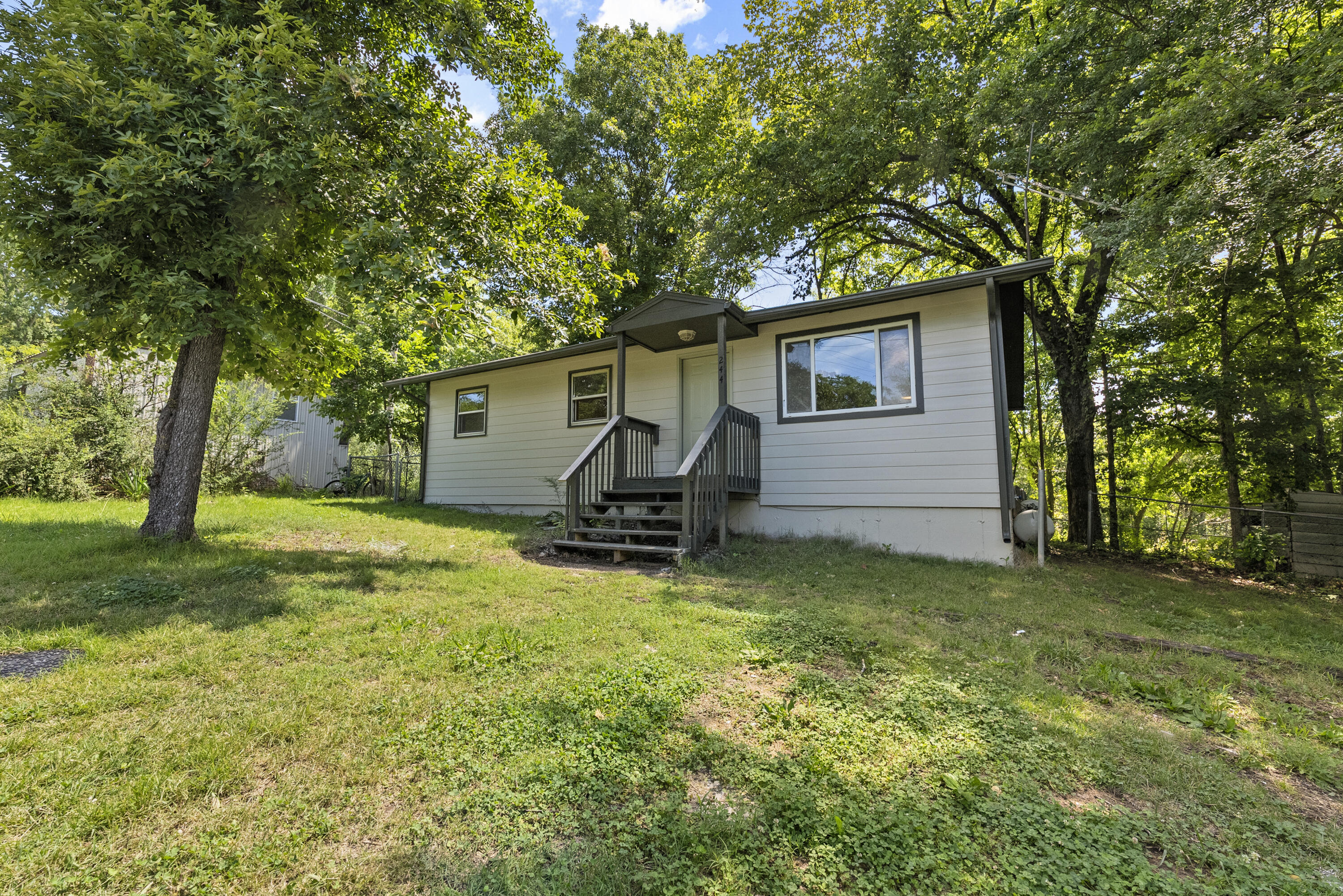 244 Sioux Lane Property Photo 4