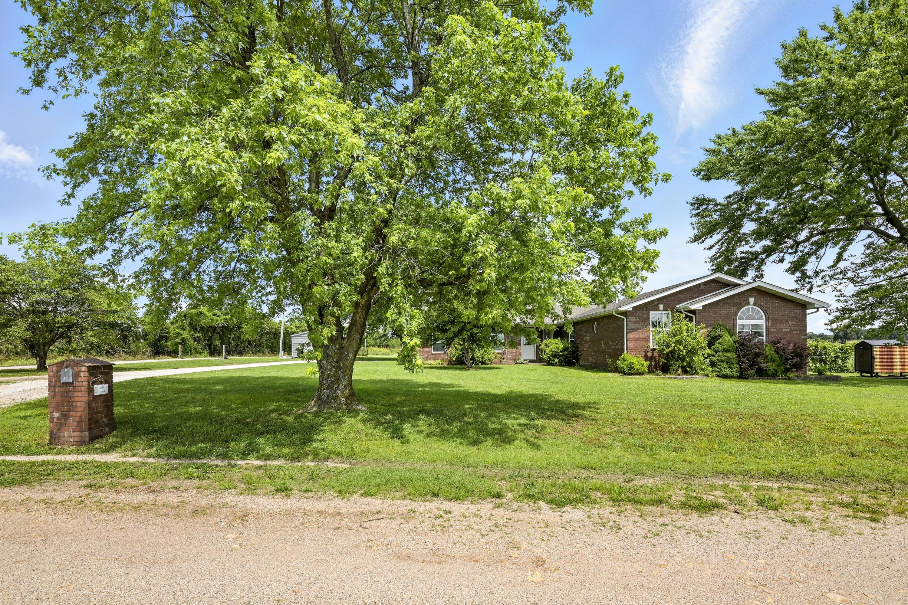 7 Lawrence 2200 Property Photo 5