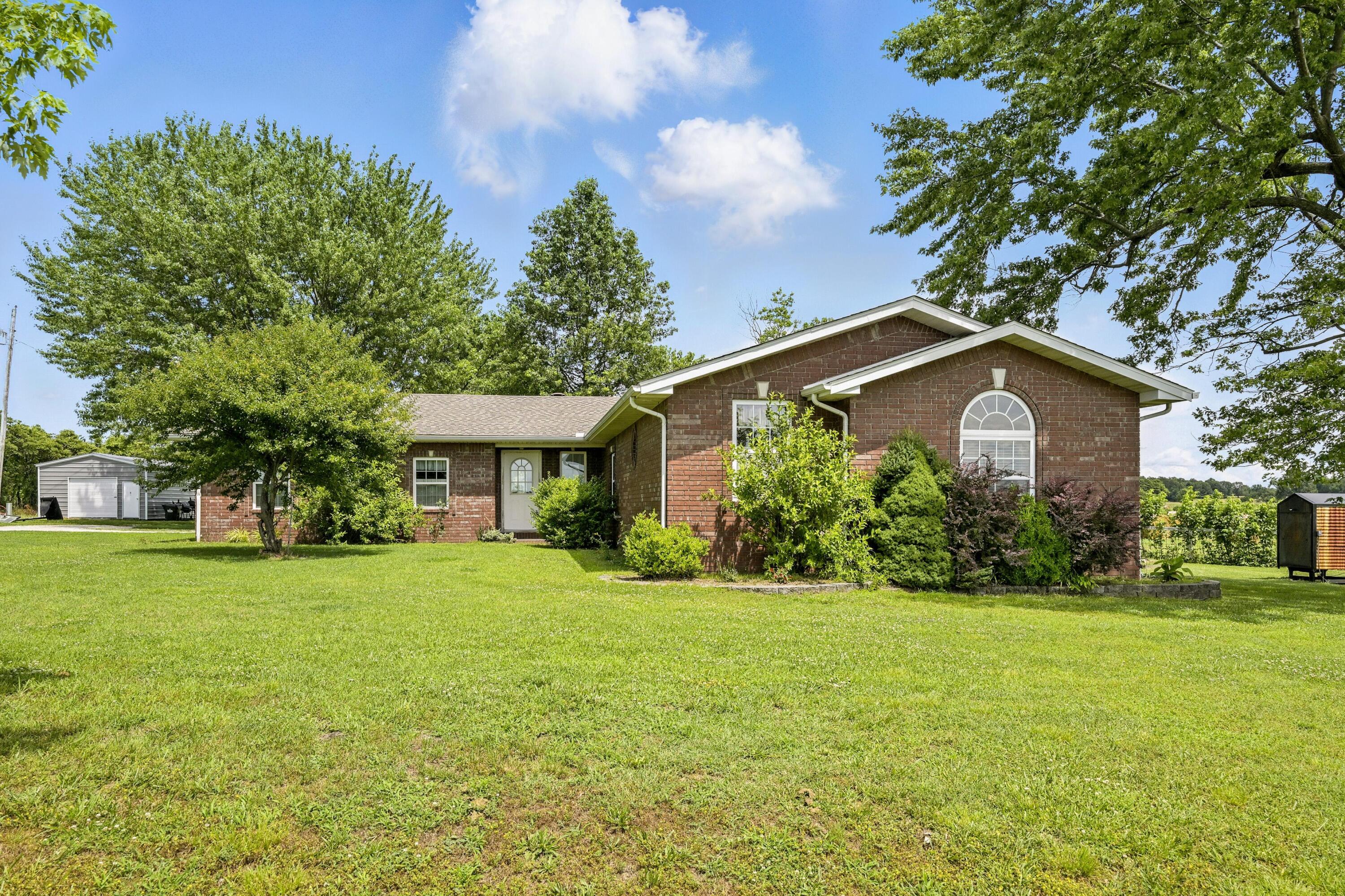 7 Lawrence 2200 Property Photo 6