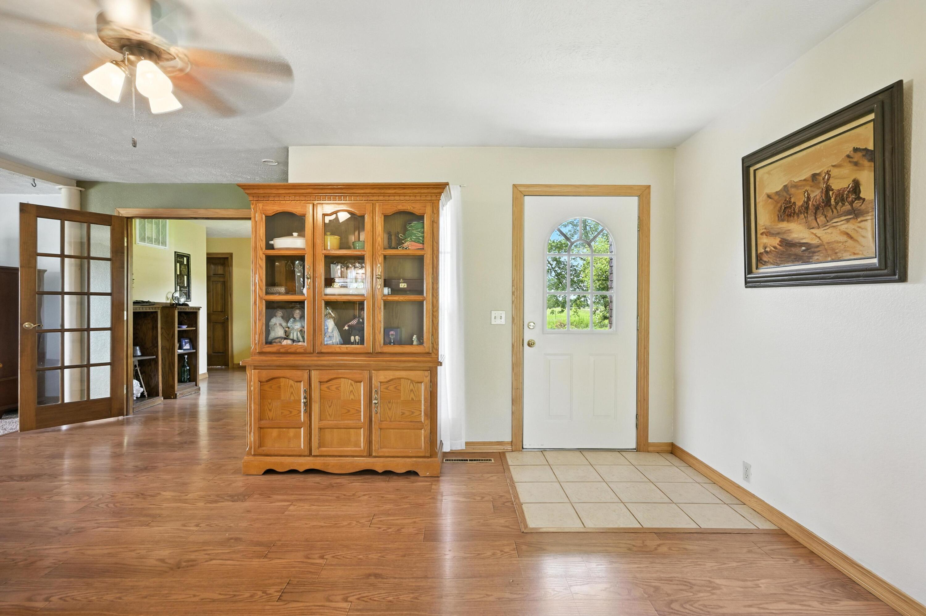 7 Lawrence 2200 Property Photo 7