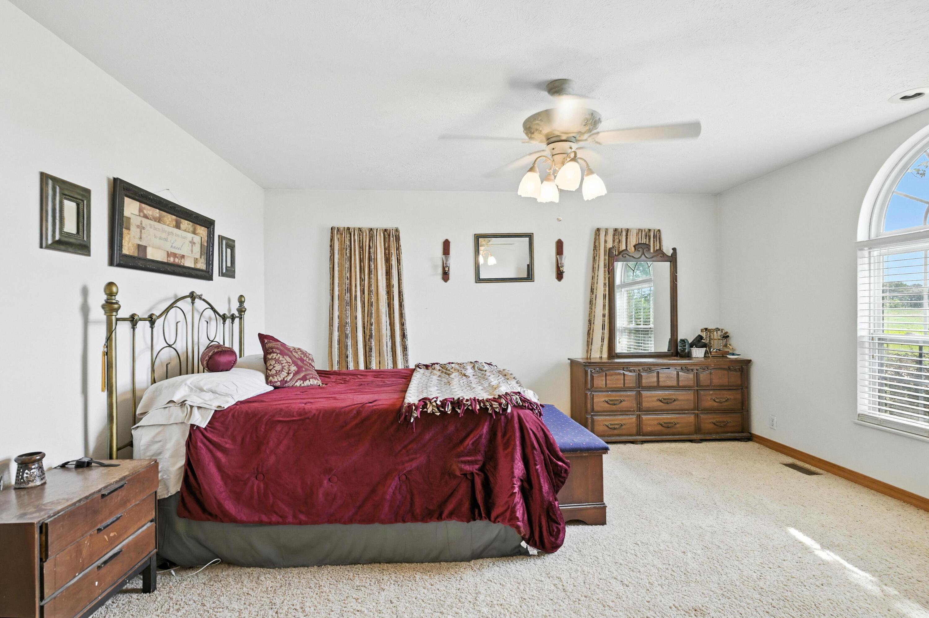 7 Lawrence 2200 Property Photo 27