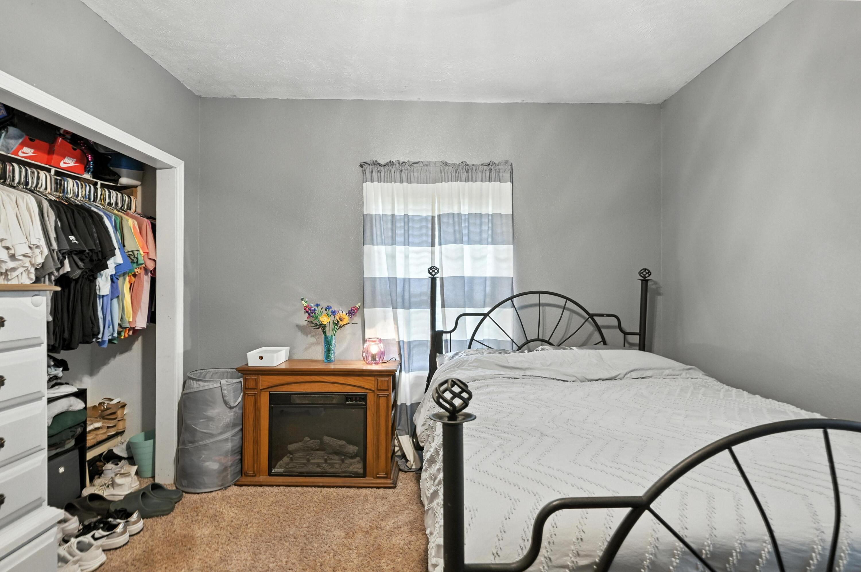 7 Lawrence 2200 Property Photo 36
