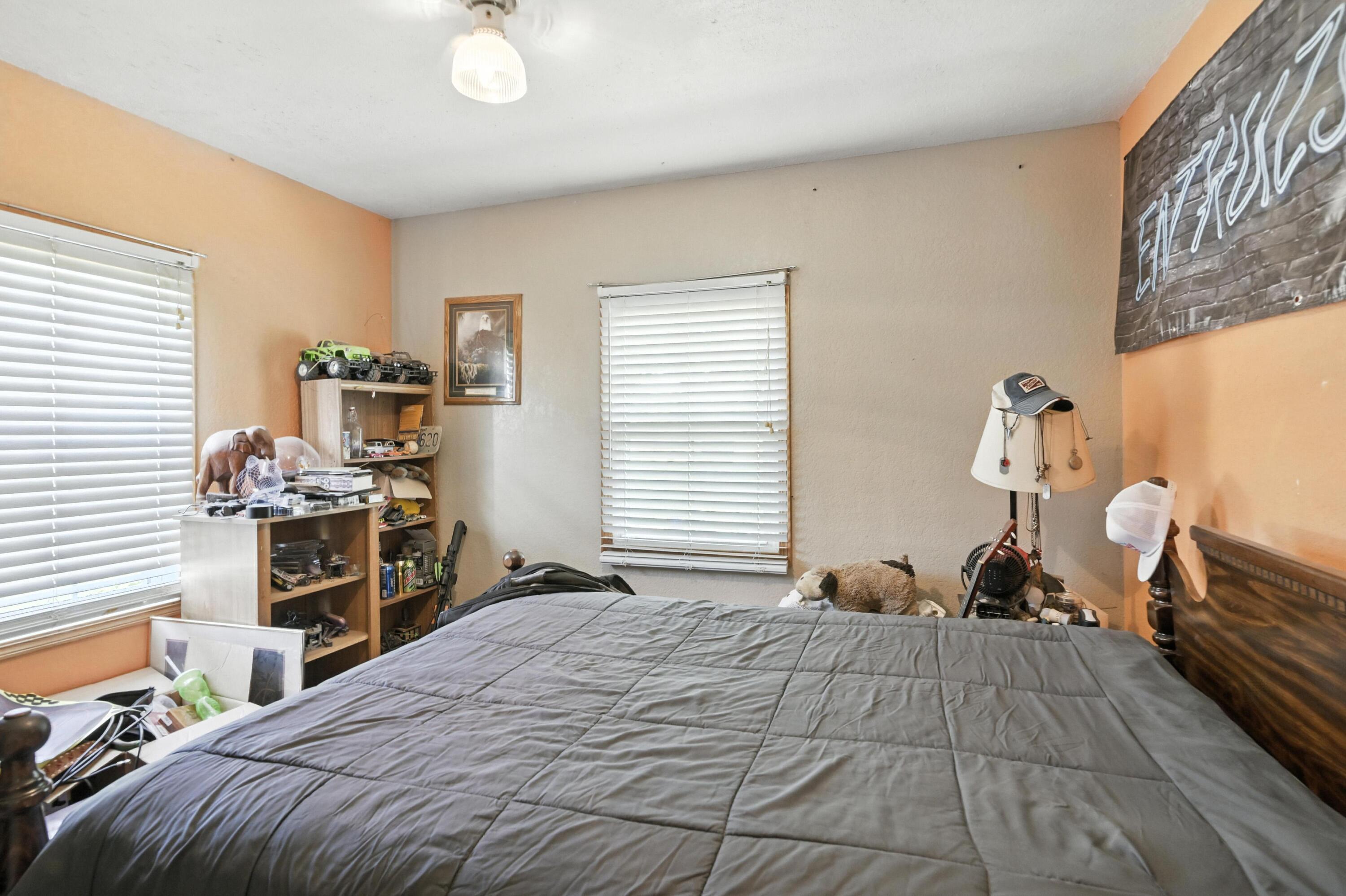 7 Lawrence 2200 Property Photo 38