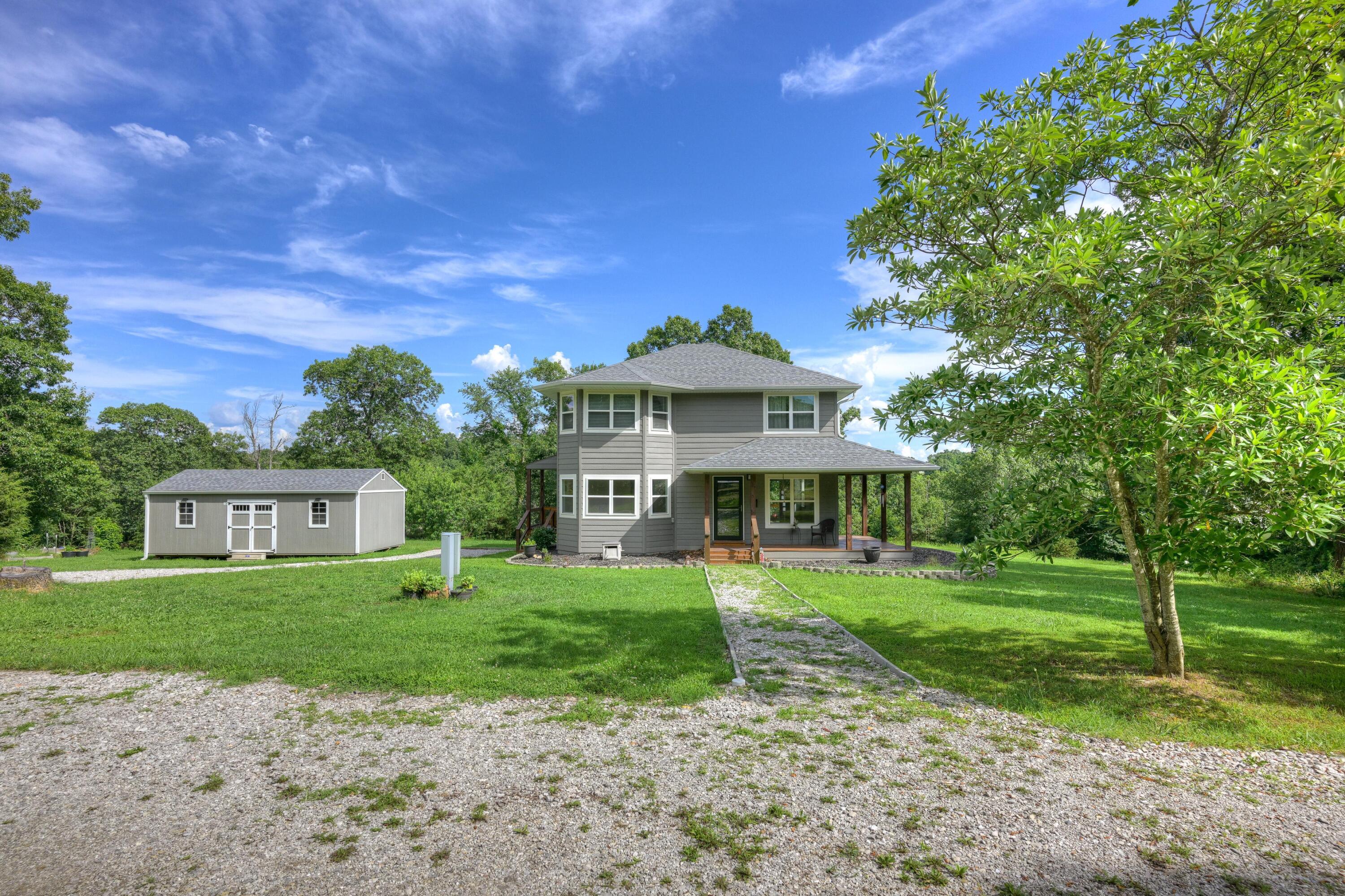 476 Pine Tree Drive Property Photo 1