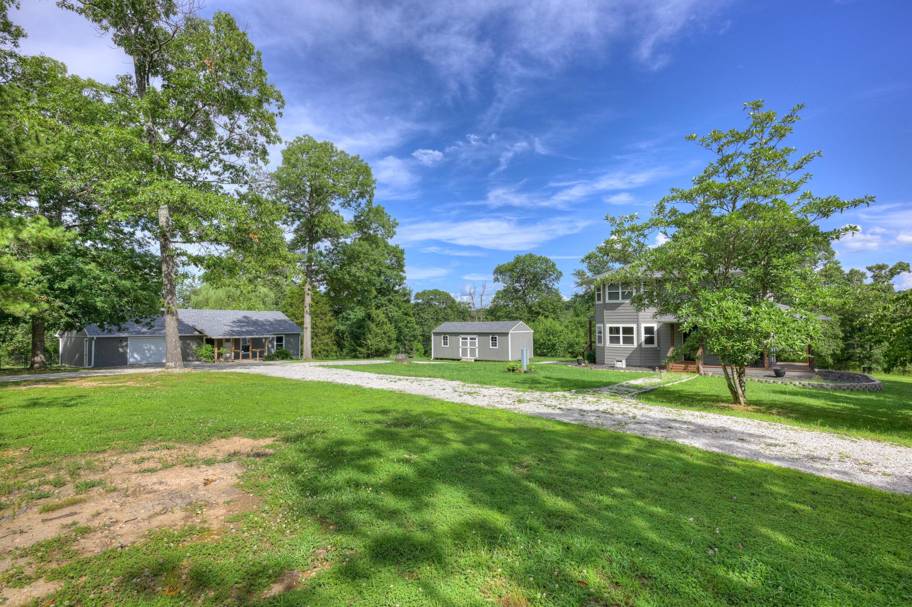 476 Pine Tree Drive Property Photo 3