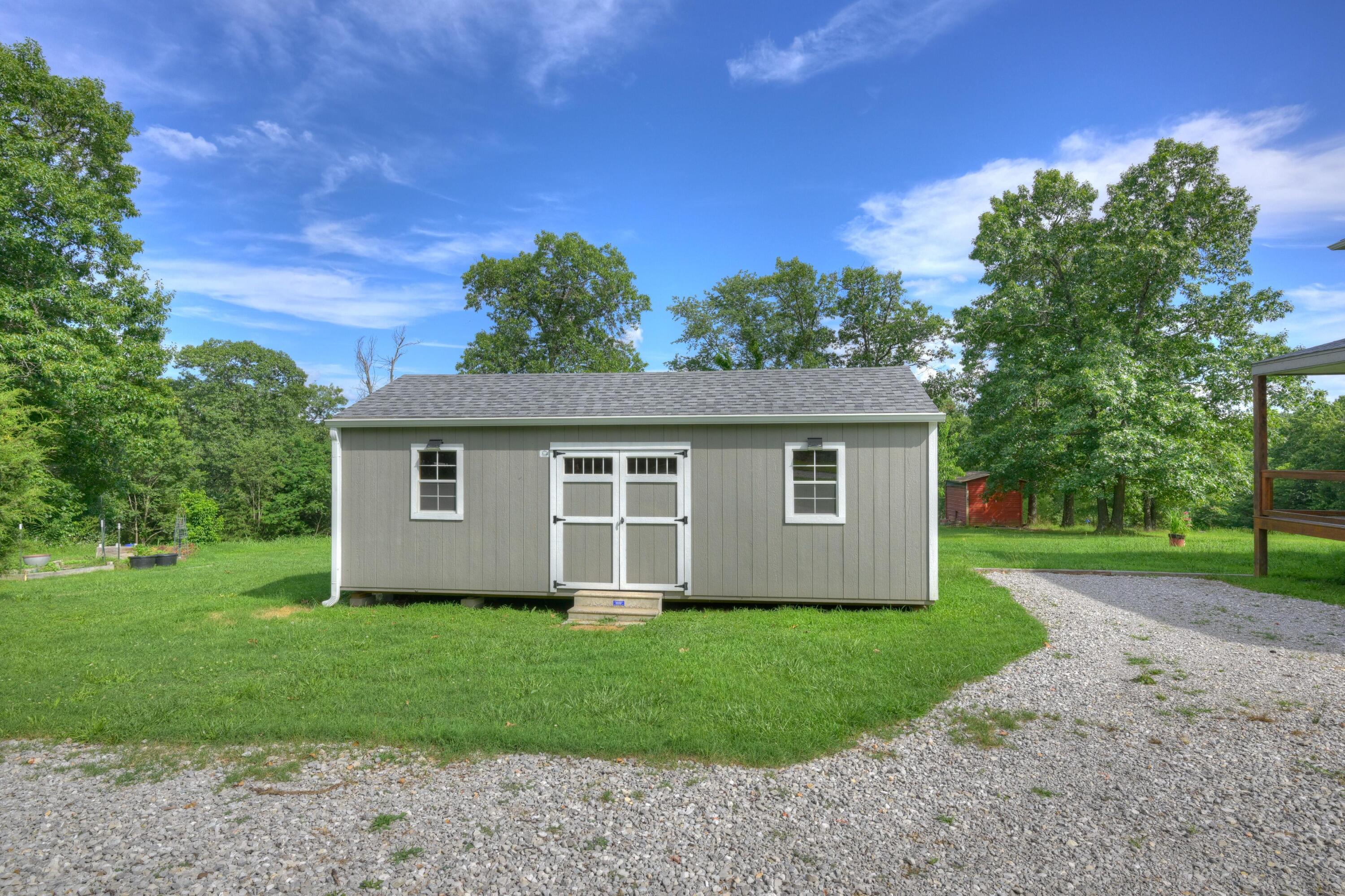 476 Pine Tree Drive Property Photo 10