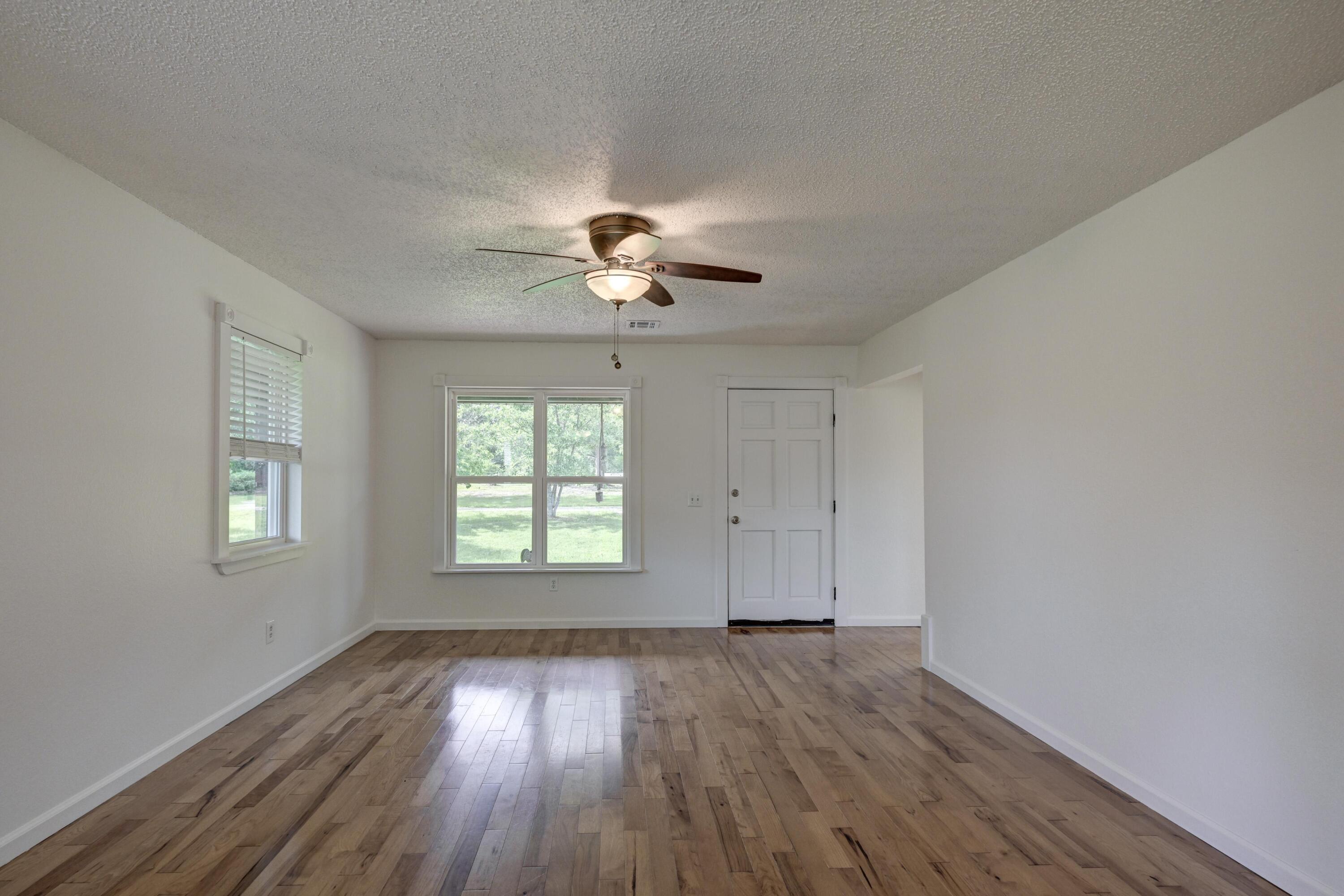 476 Pine Tree Drive Property Photo 16