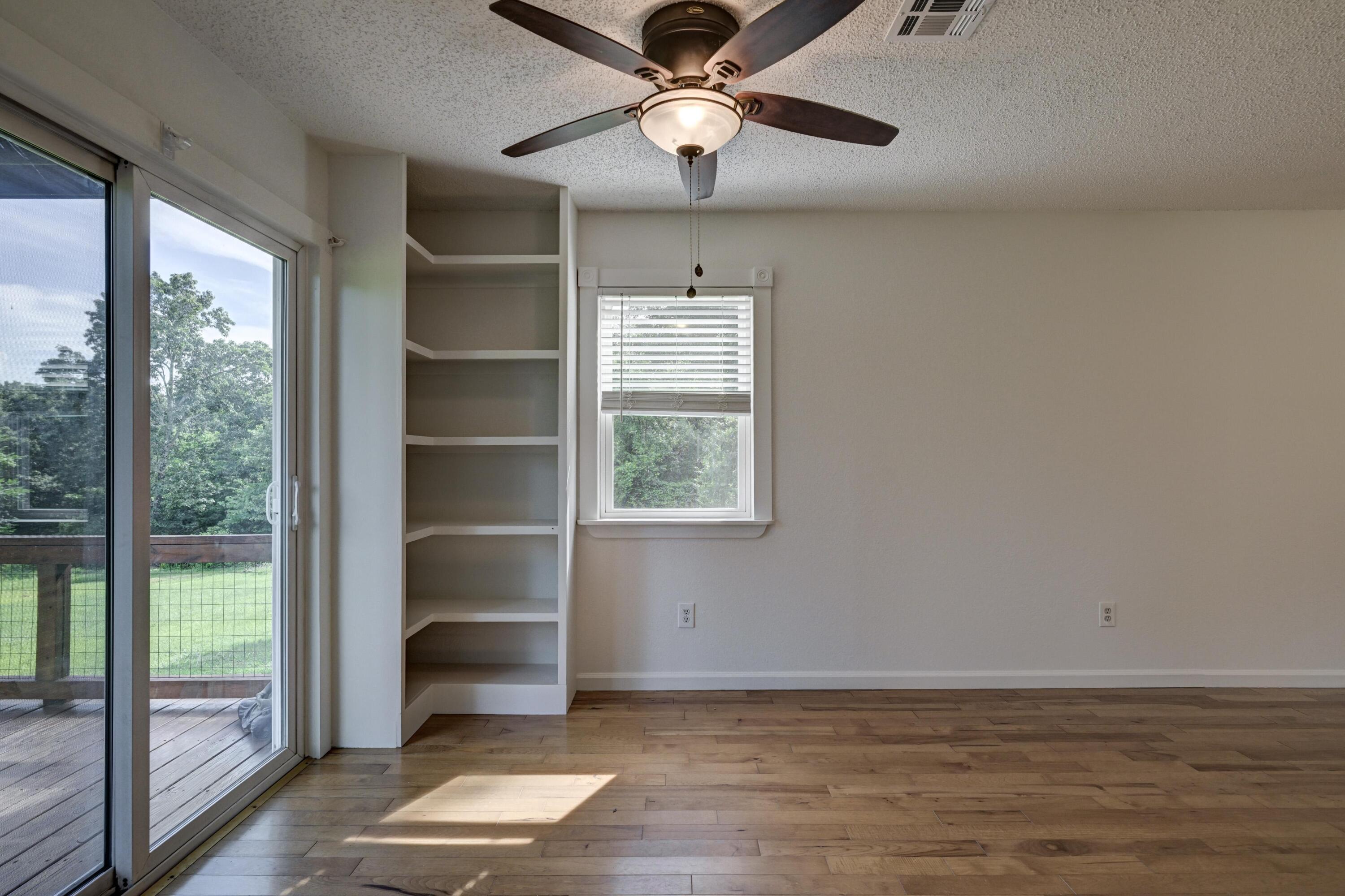476 Pine Tree Drive Property Photo 18