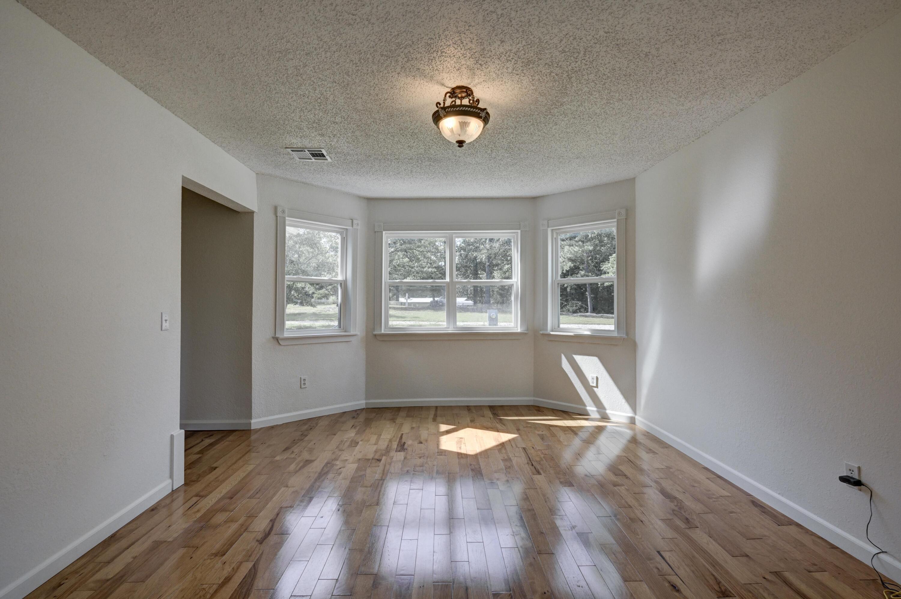 476 Pine Tree Drive Property Photo 27