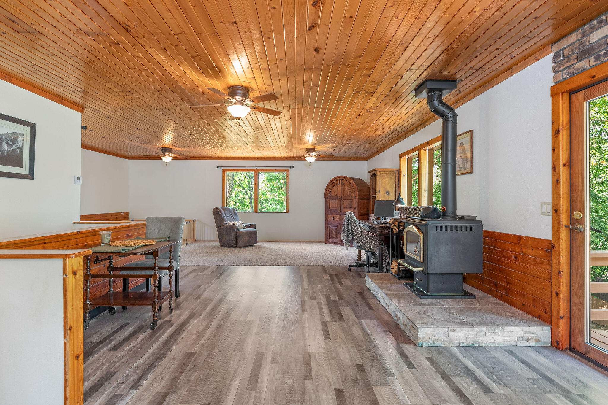 537 Watson Road Property Photo 8
