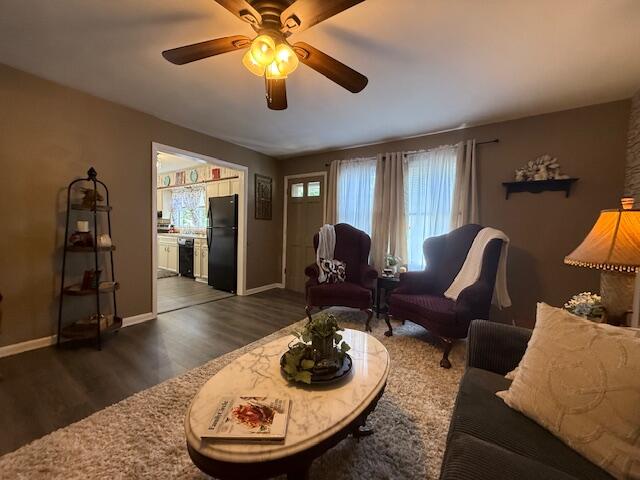 212 West Lindberg Street Property Photo 6