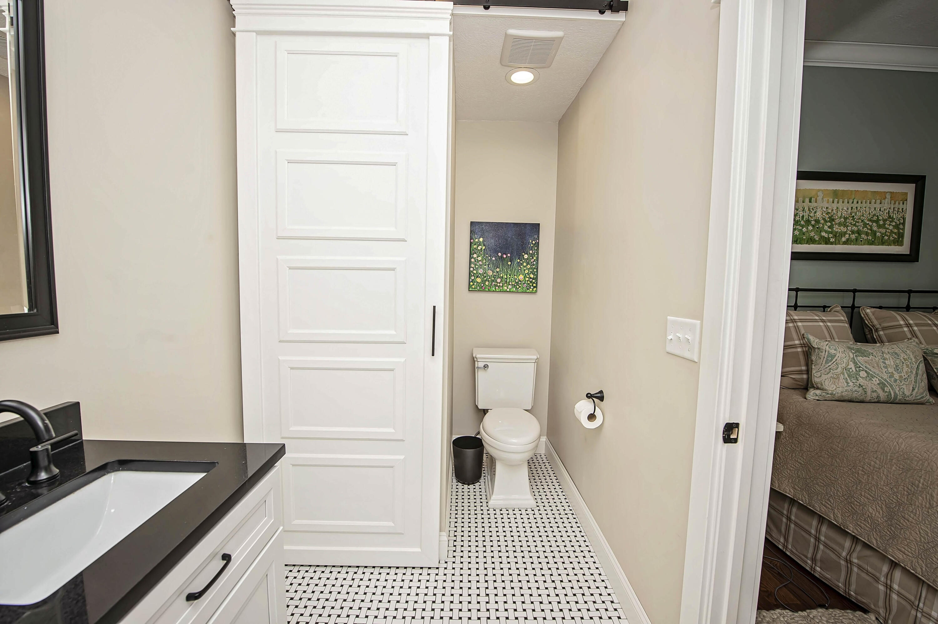725 South Weller Avenue Property Photo 22