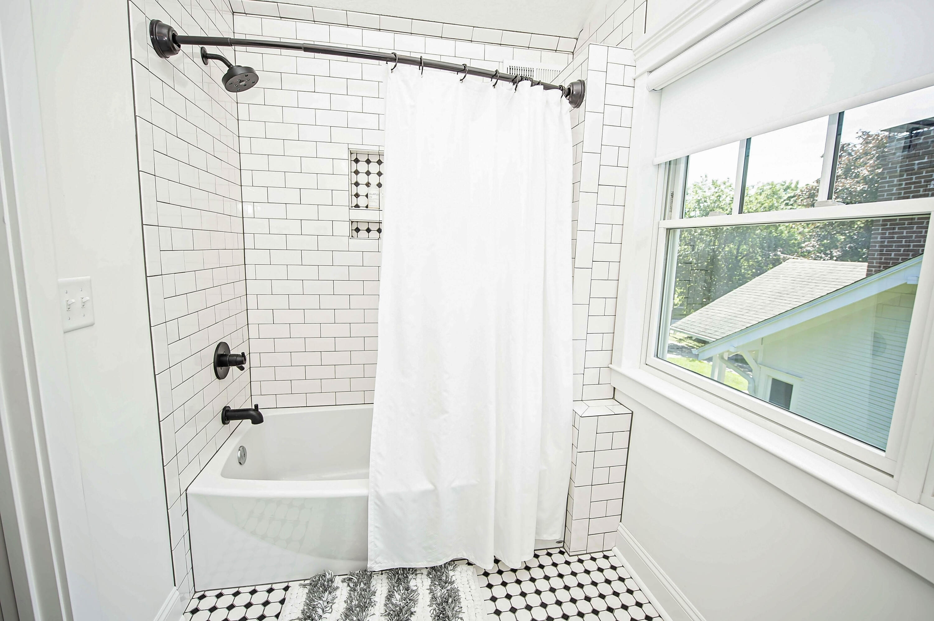 725 South Weller Avenue Property Photo 36