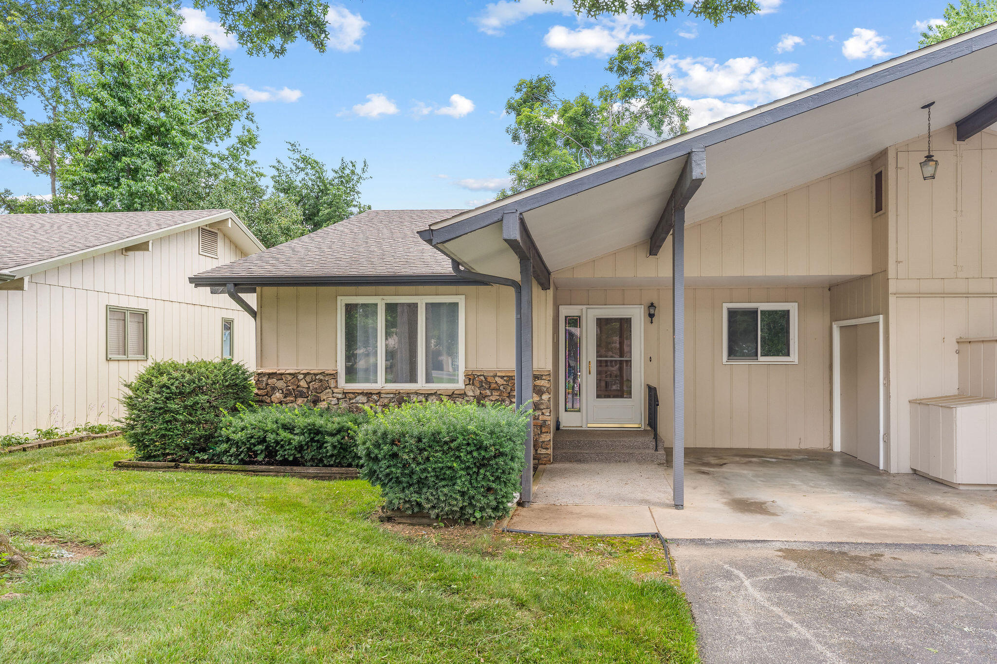 6 Maple Court Property Photo 1