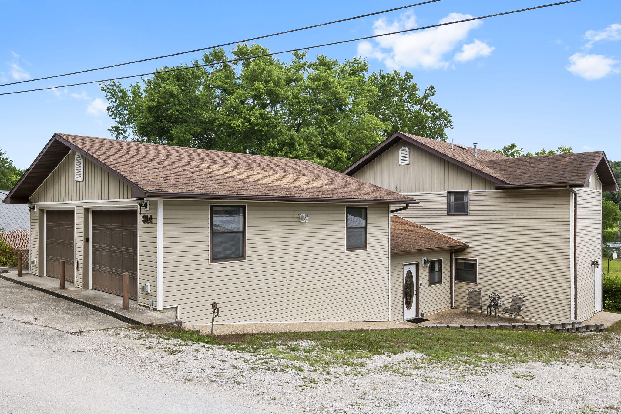 314 Easy Street Property Photo 5