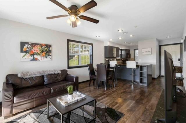 515 Valley View Property Photo 6