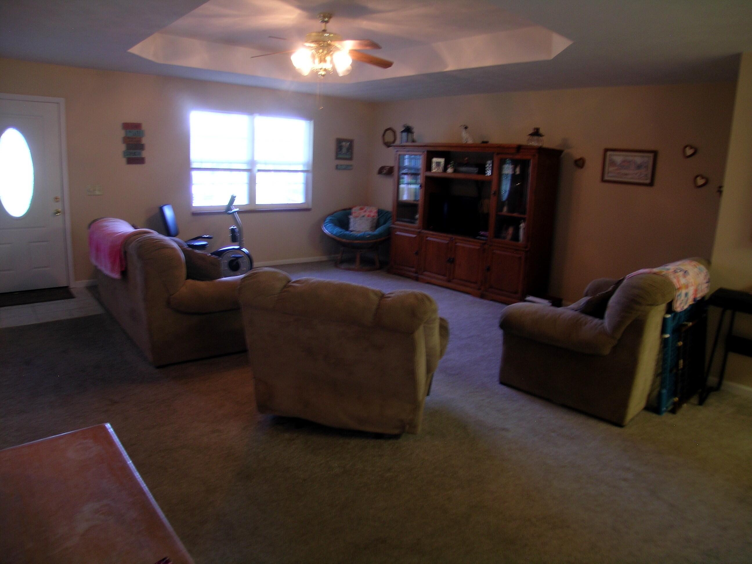 131 Sweetbriar Drive Property Photo 4