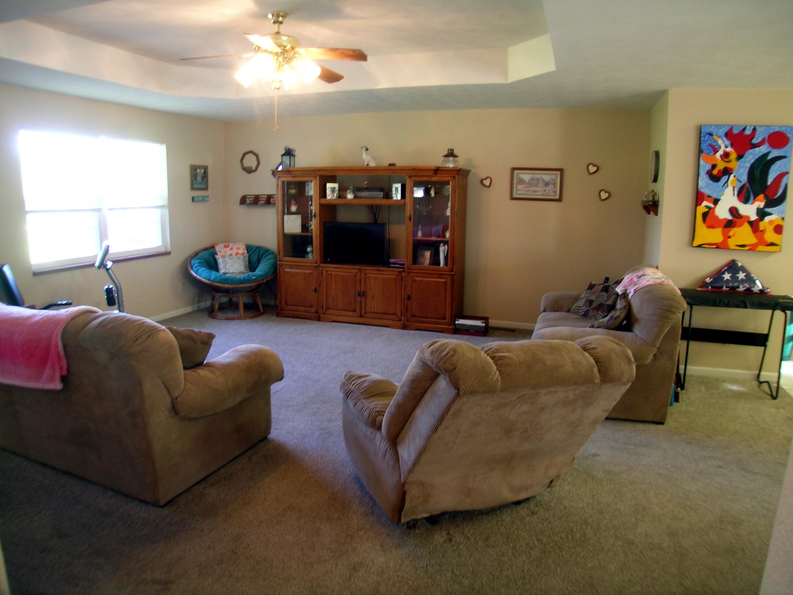 131 Sweetbriar Drive Property Photo 5