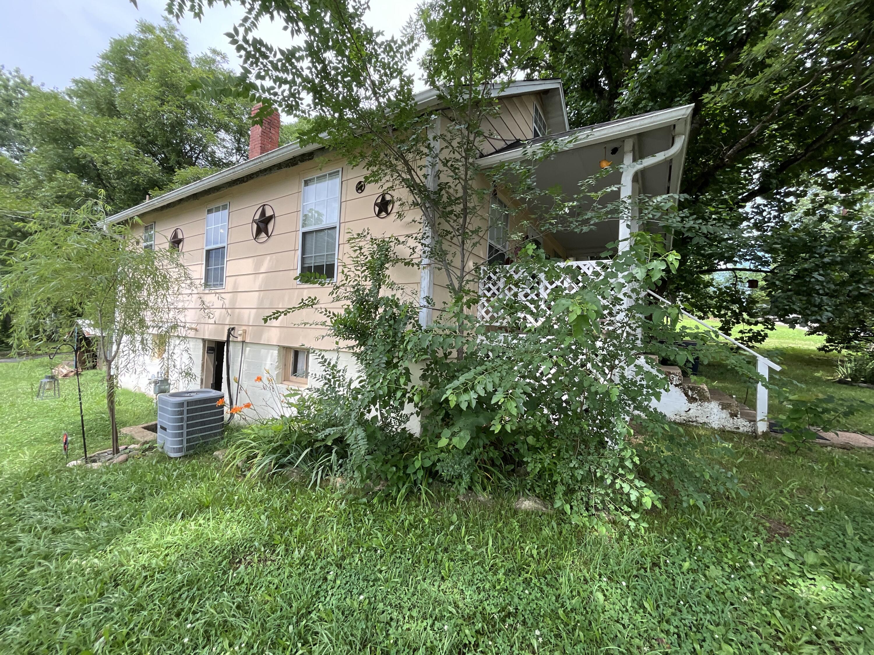 521 Worchester Property Photo 3