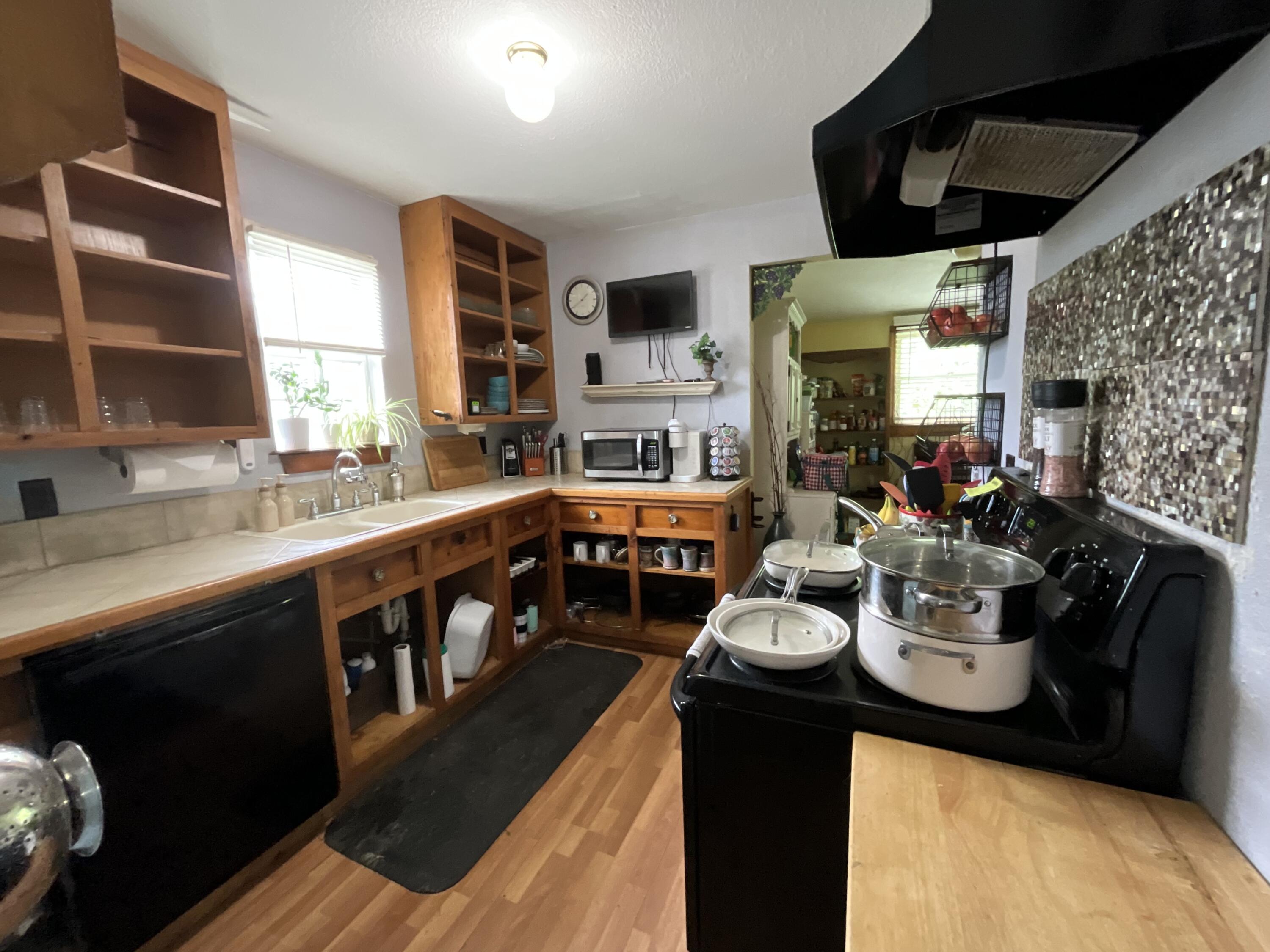 521 Worchester Property Photo 4