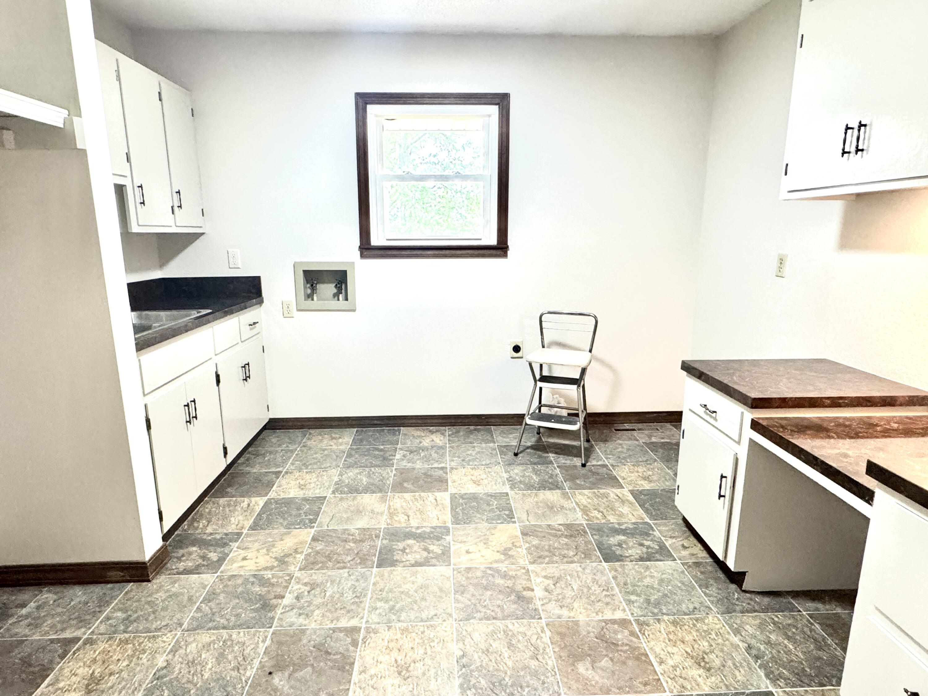 10210 South 1625 Road Property Photo 16