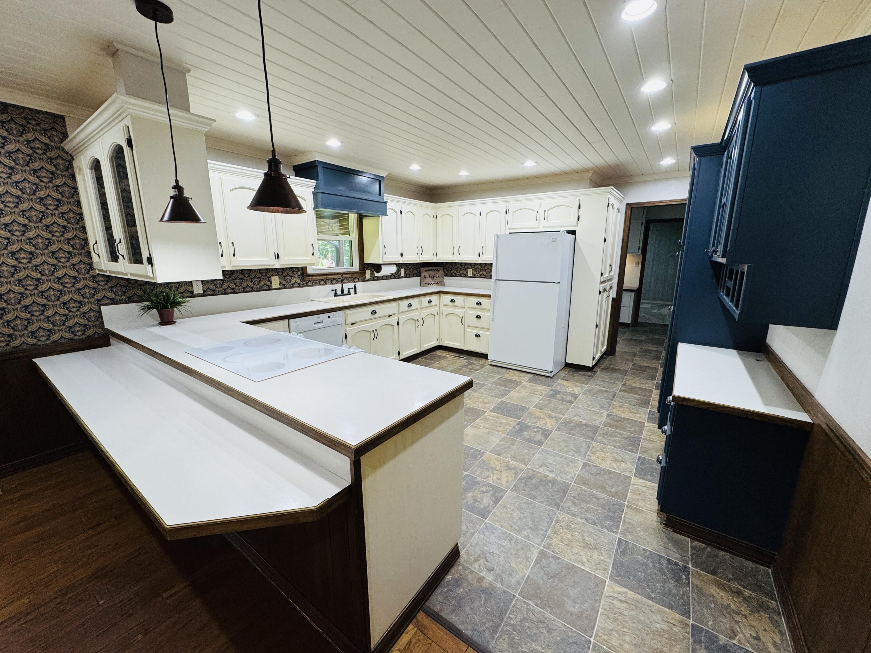 10210 South 1625 Road Property Photo 18