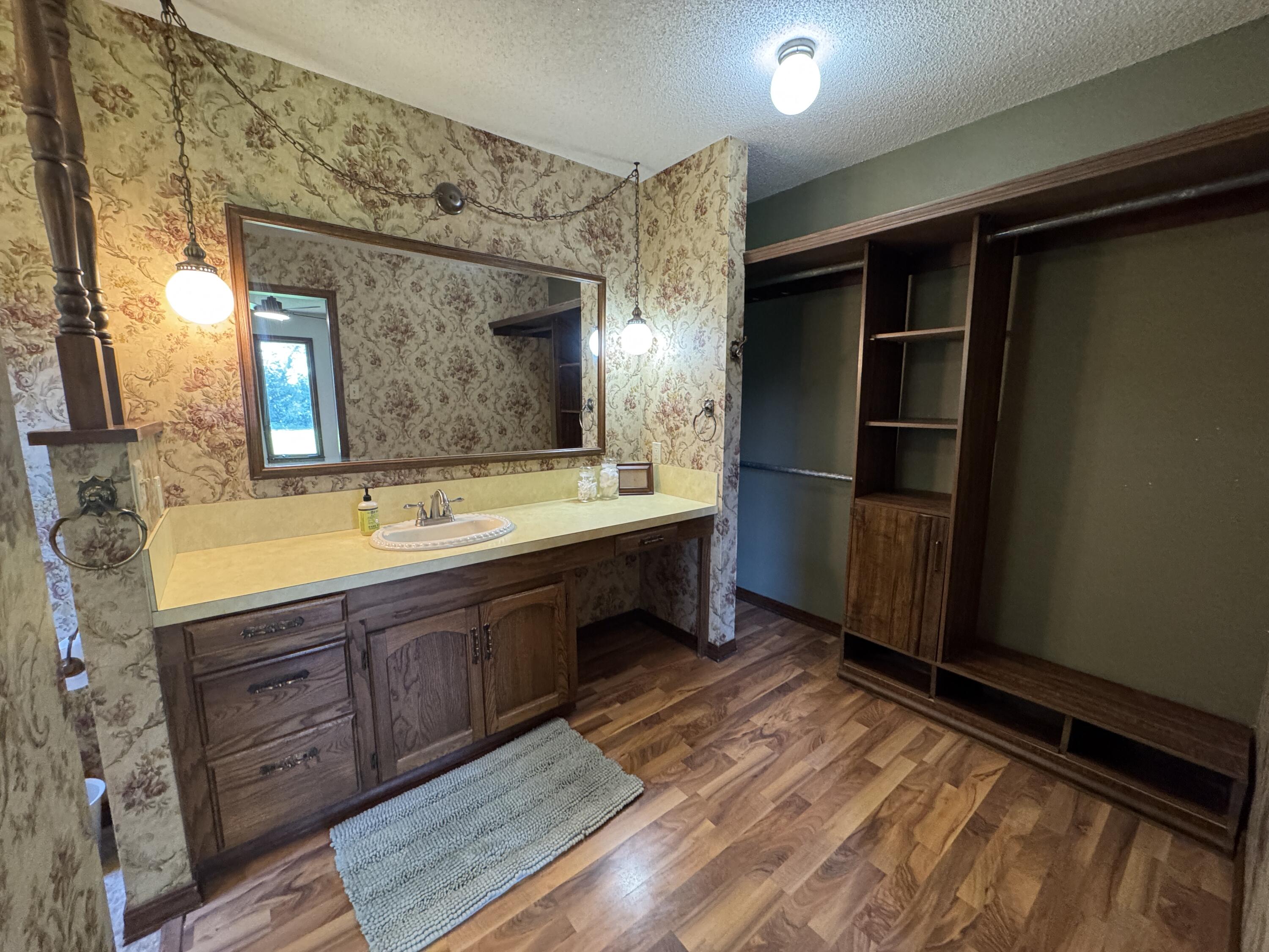 10210 South 1625 Road Property Photo 39